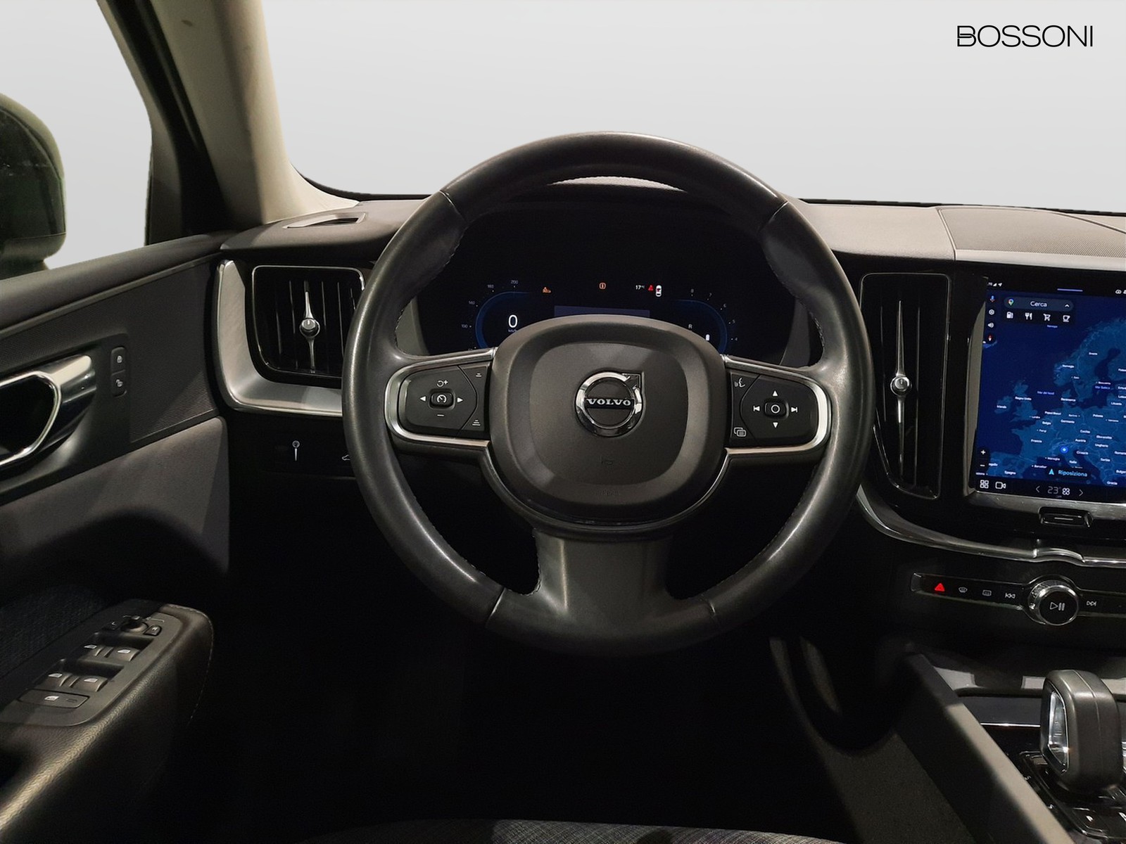 9 - Volvo XC60 2.0 b4 momentum pro automatico