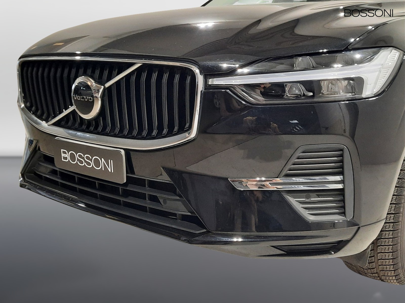 24 - Volvo XC60 2.0 b4 momentum pro automatico