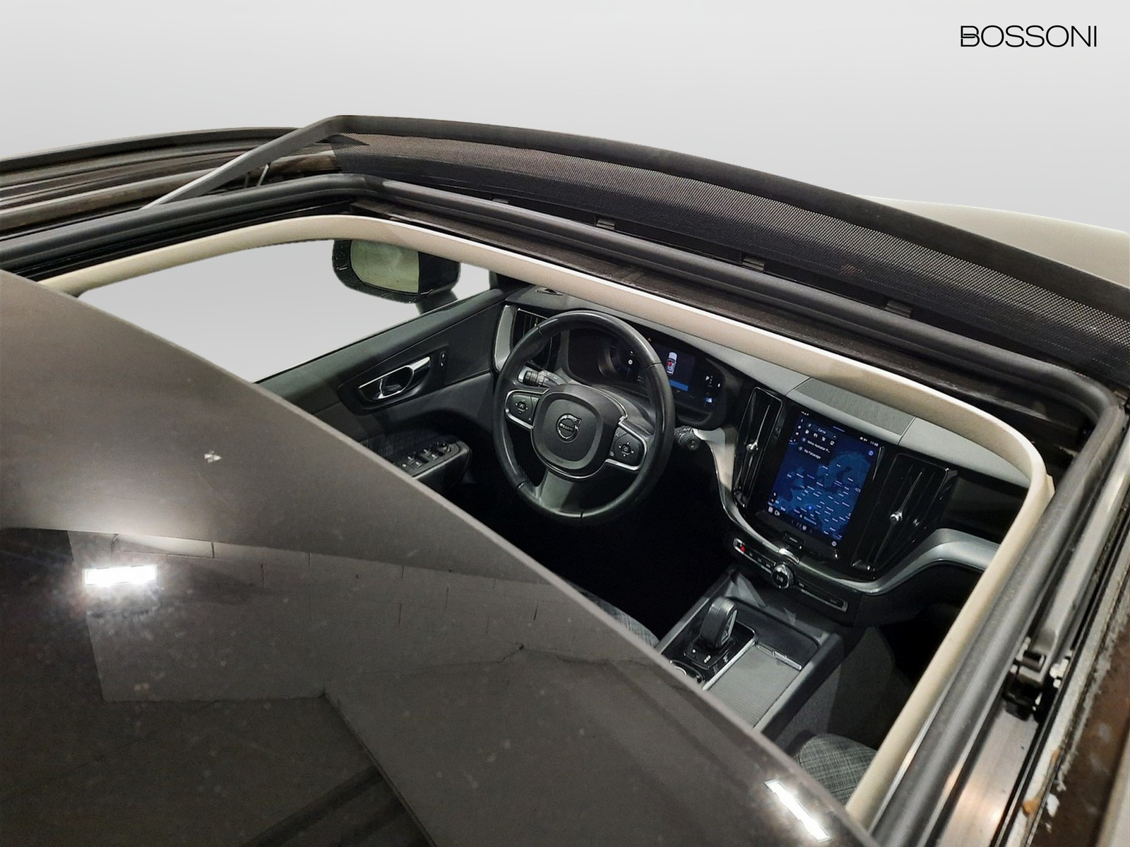 30 - Volvo XC60 2.0 b4 momentum pro automatico