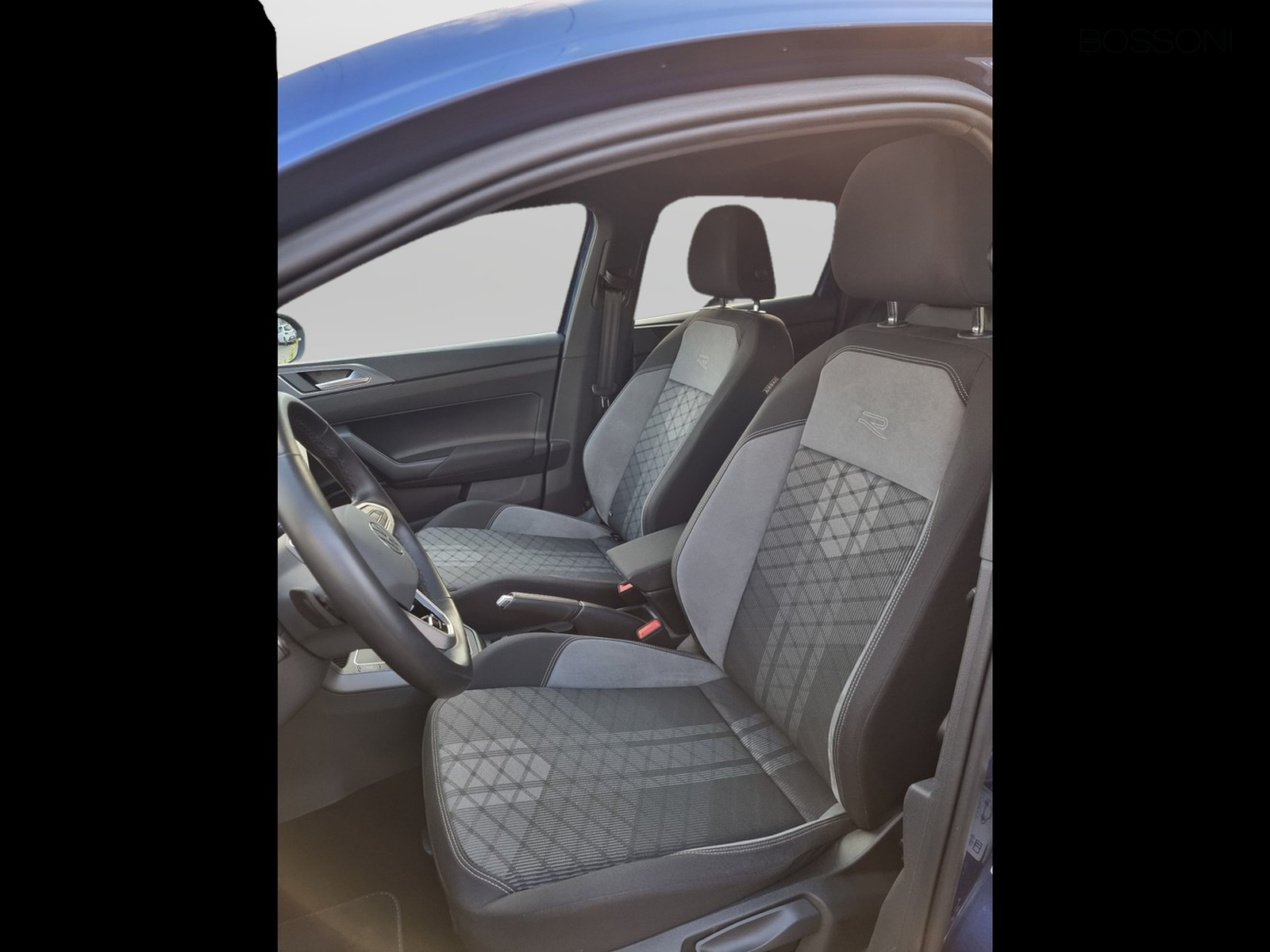 8 - Volkswagen Taigo 1.0 tsi 115cv r-line dsg