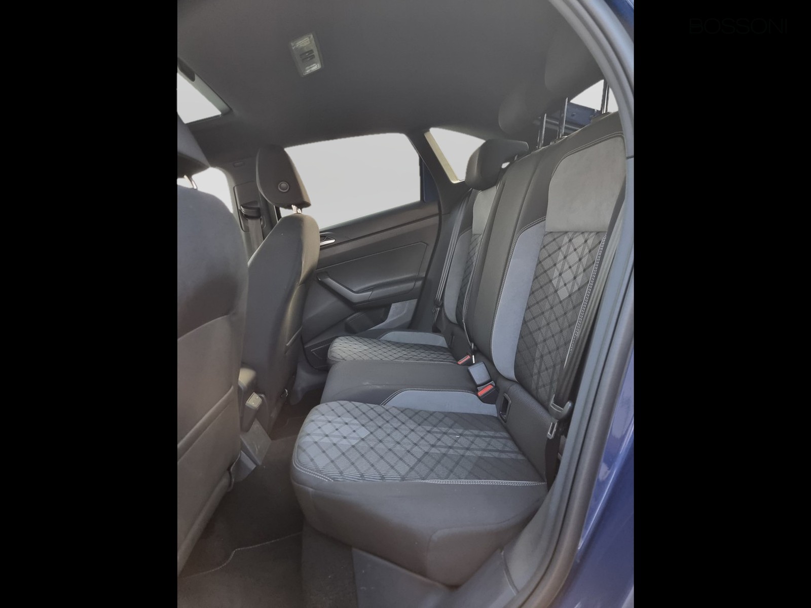 10 - Volkswagen Taigo 1.0 tsi 115cv r-line dsg