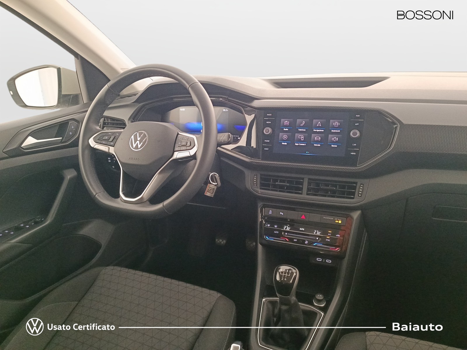 8 - Volkswagen T-Cross 1.0 tsi 95cv style