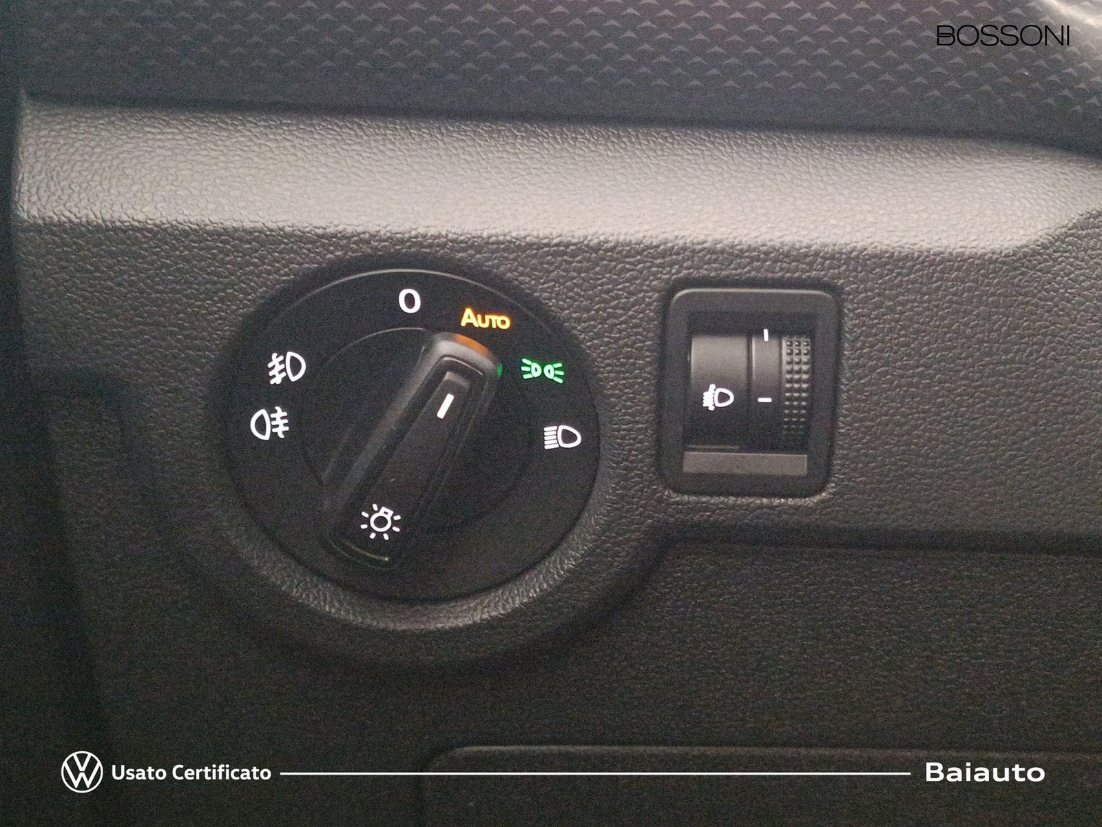 16 - Volkswagen T-Cross 1.0 tsi 95cv style