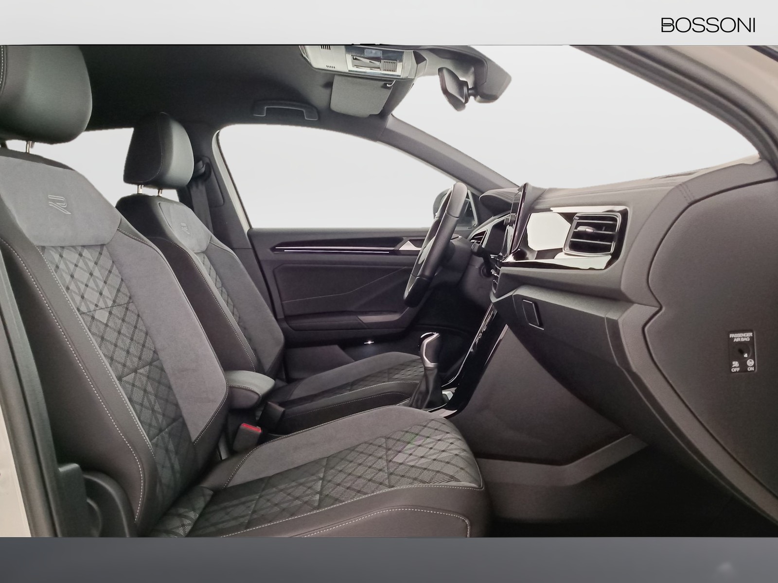 6 - Volkswagen T-Roc 1.0 tsi 110cv r line