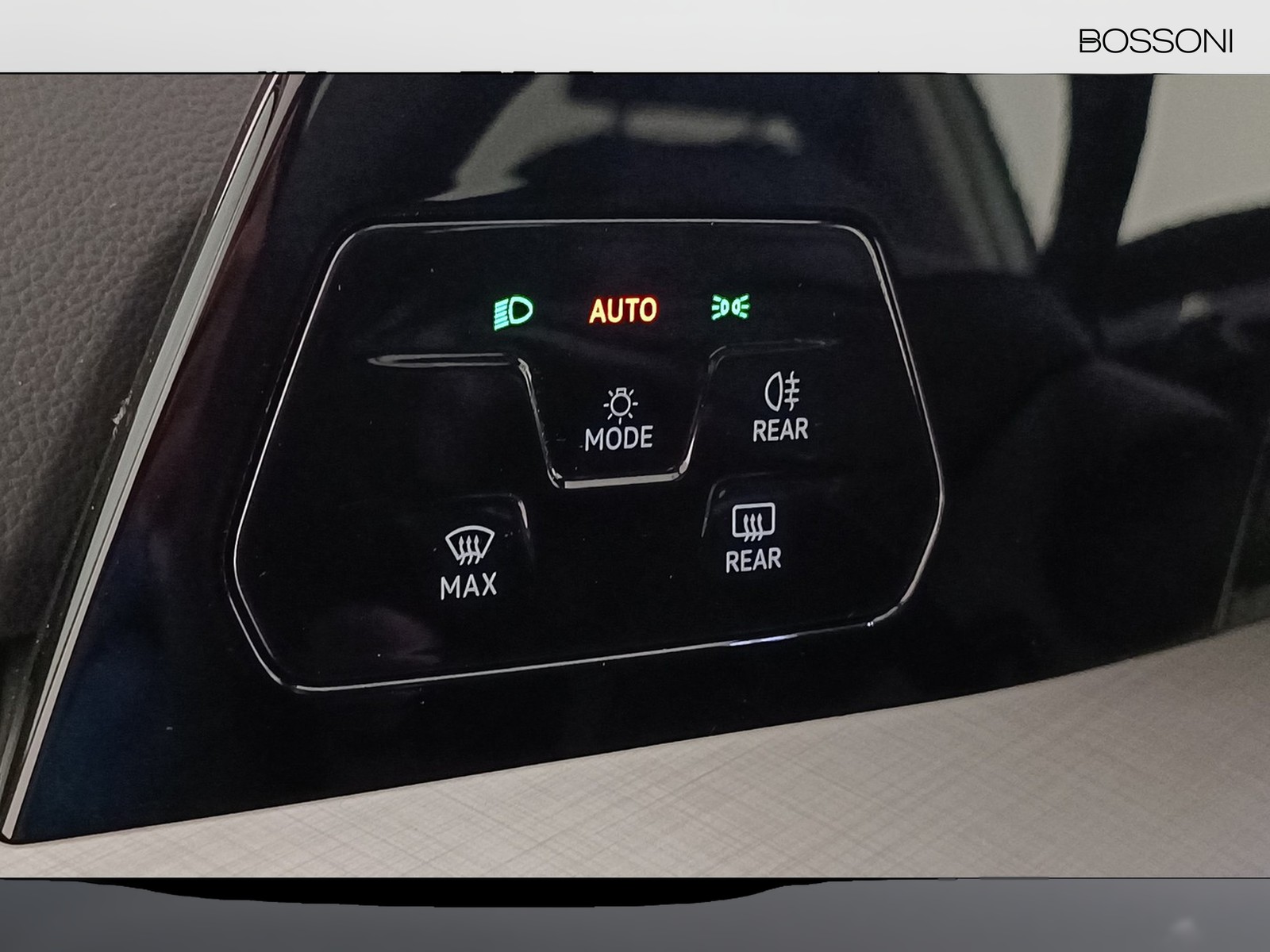6 - Volkswagen Golf 1.5 etsi act 115cv edition plus dsg