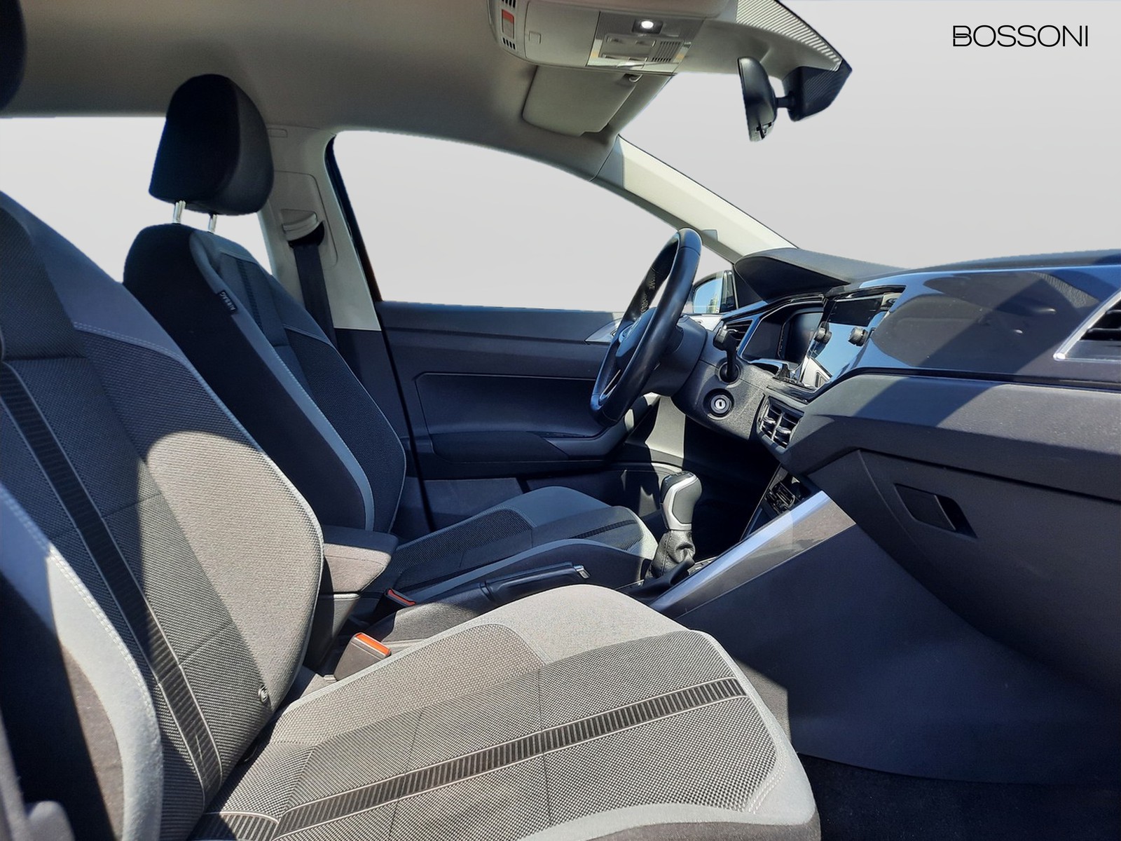 9 - Volkswagen Polo 1.0 tsi 95cv style