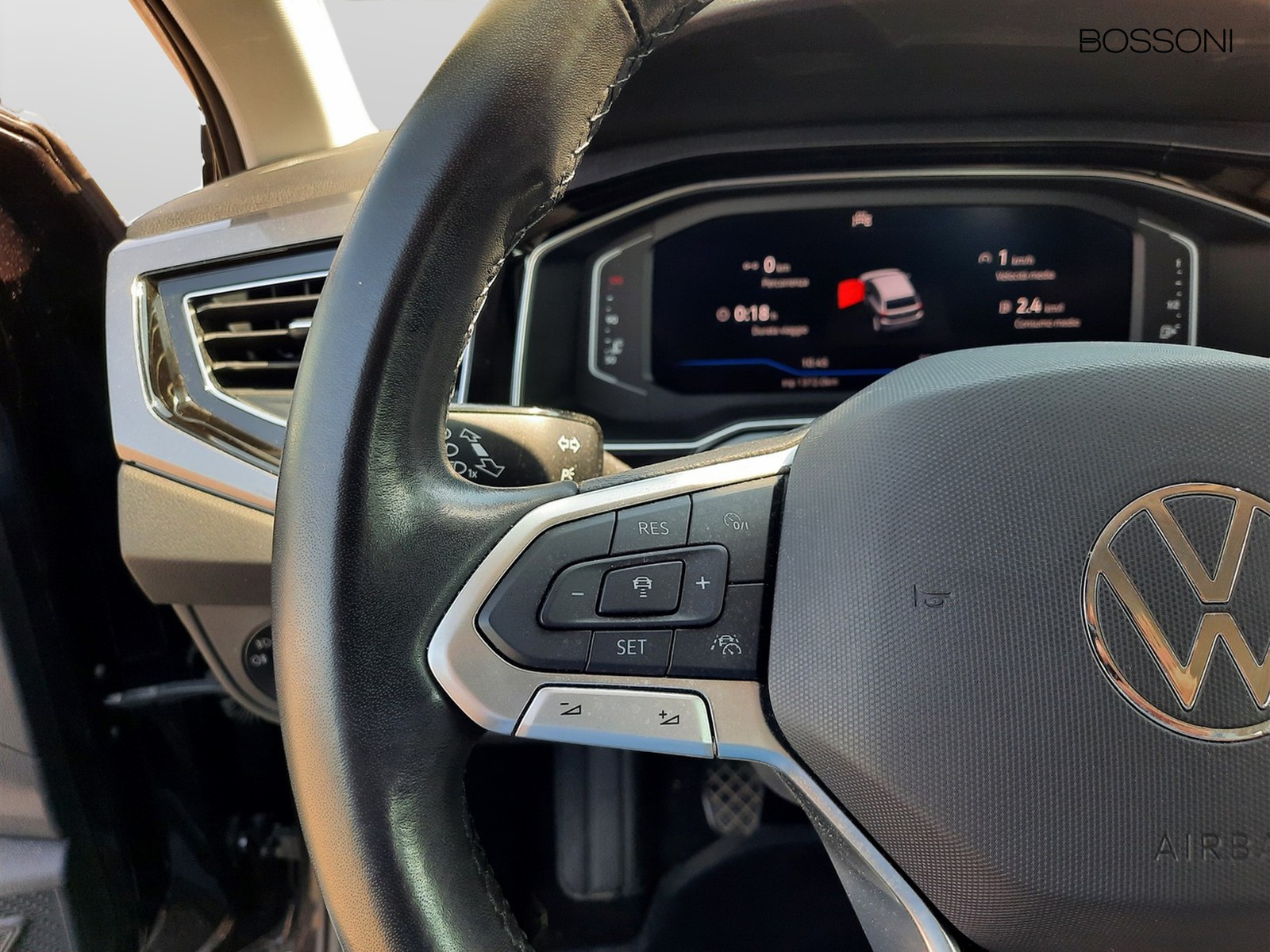 16 - Volkswagen Polo 1.0 tsi 95cv style