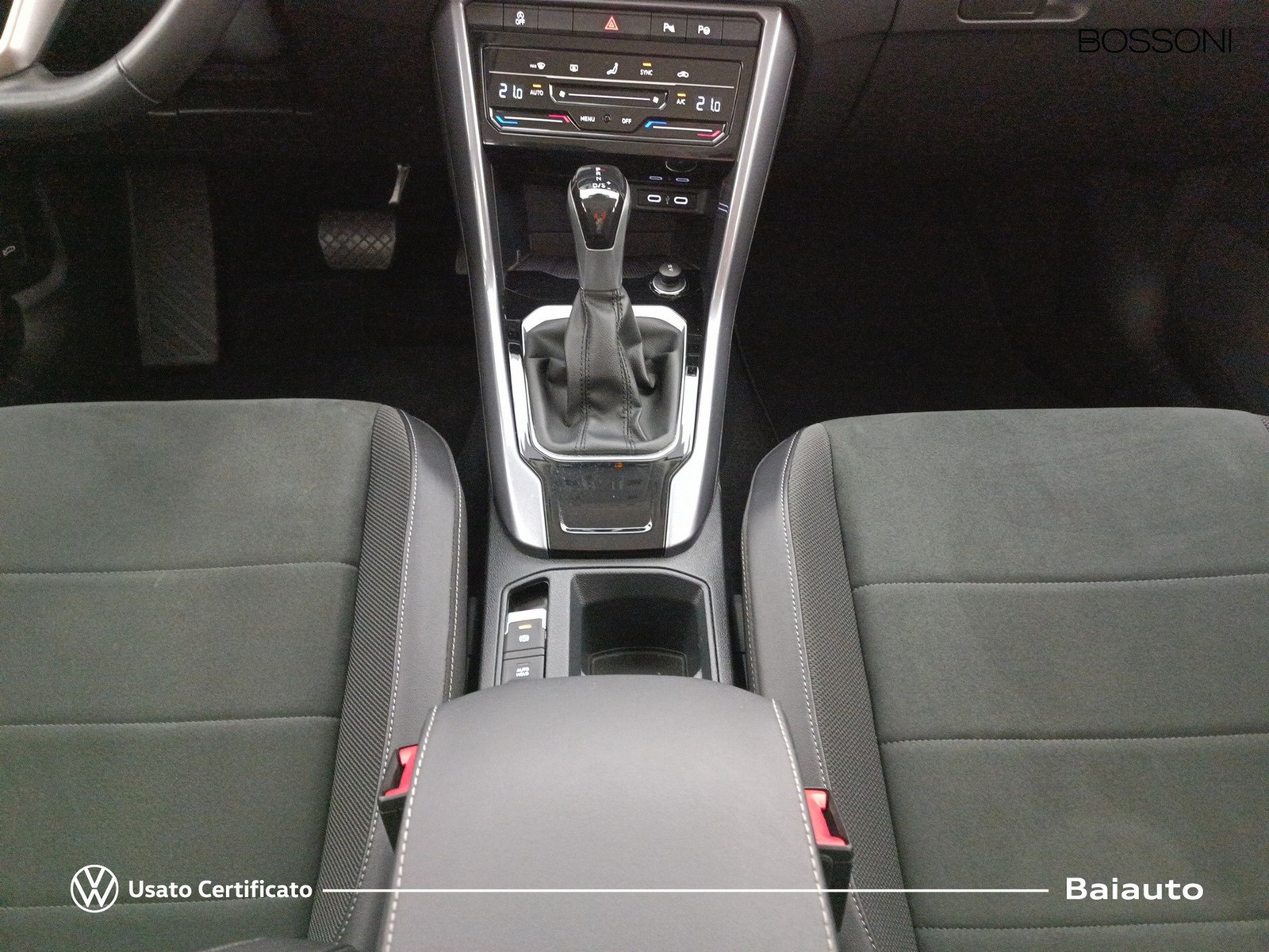 14 - Volkswagen T-Roc 1.5 tsi act style dsg