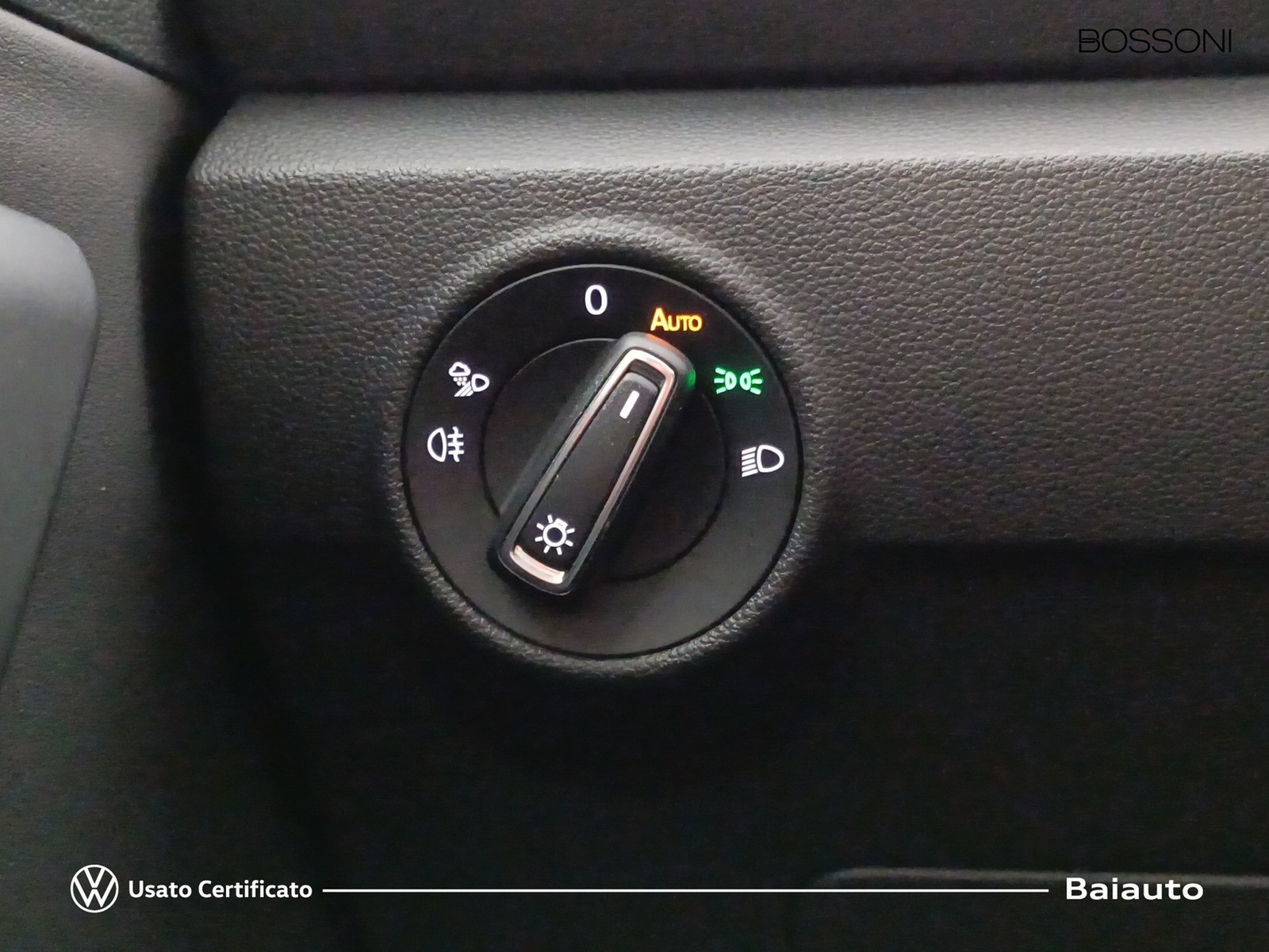 17 - Volkswagen T-Roc 1.5 tsi act style dsg