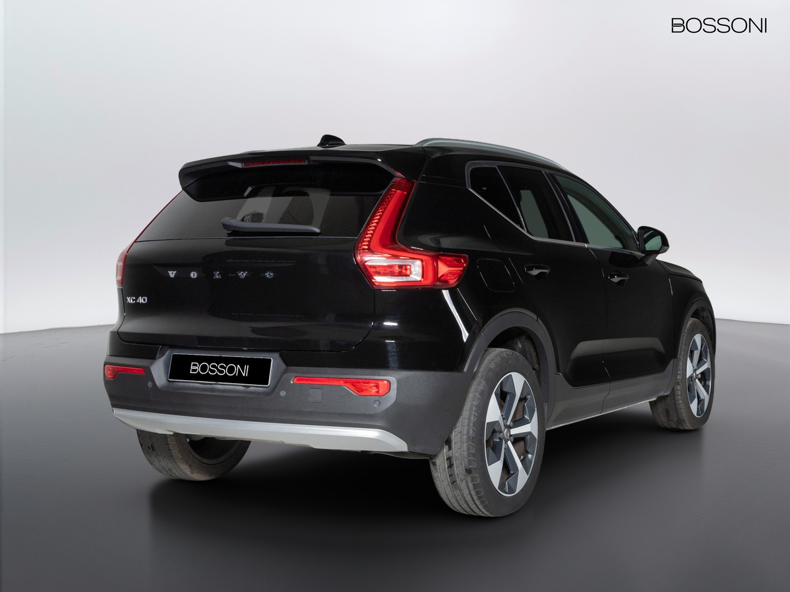 2 - Volvo XC40 2.0 b3 plus bright automatico