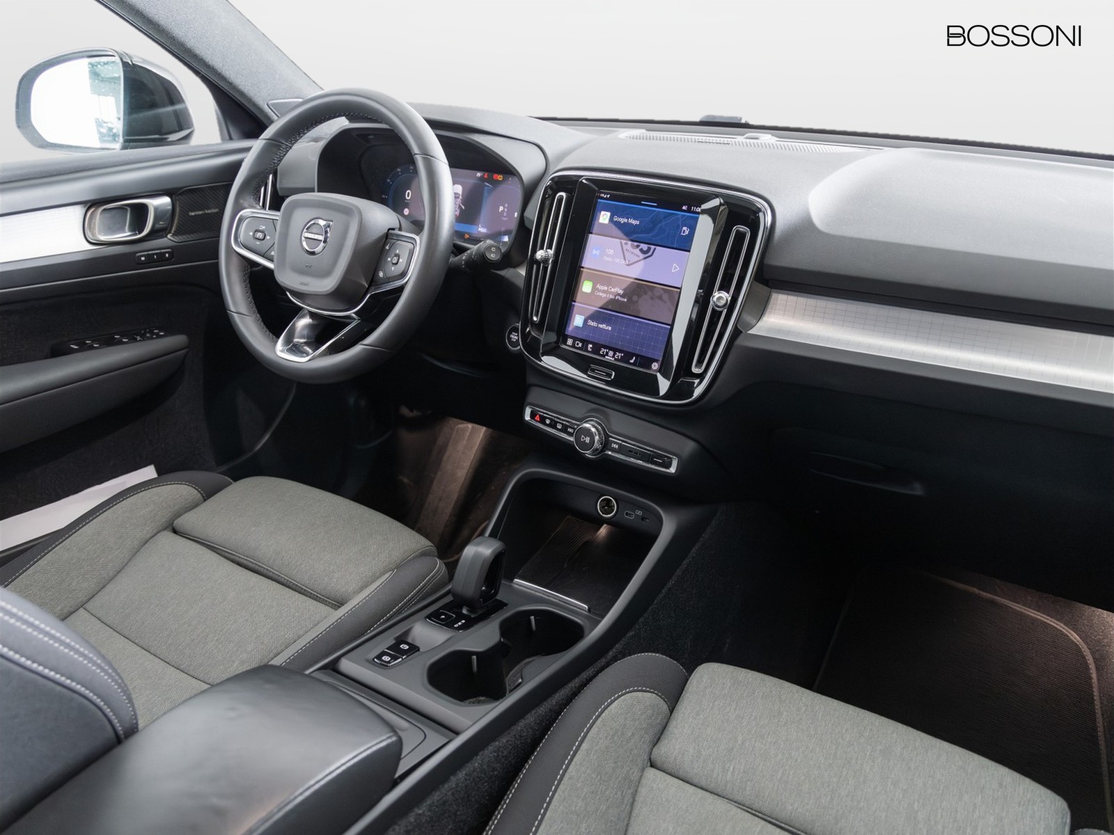 5 - Volvo XC40 2.0 b3 plus bright automatico
