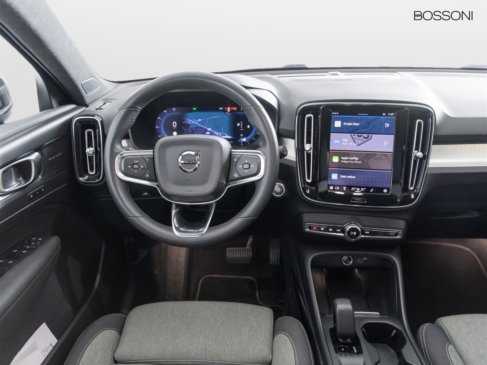 6 - Volvo XC40 2.0 b3 plus bright automatico