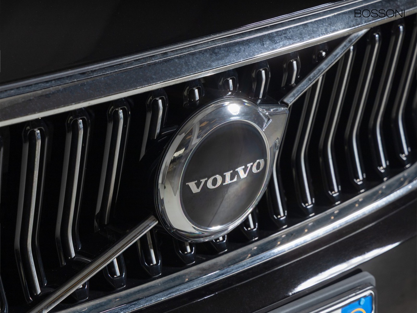 16 - Volvo XC40 2.0 b3 plus bright automatico