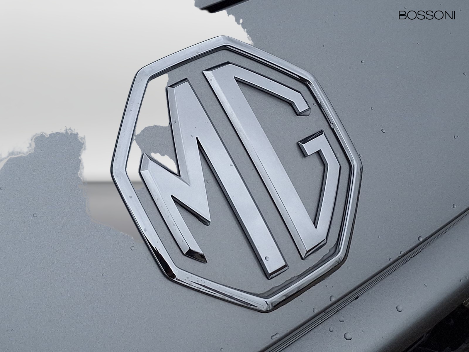 24 - Mg ZS 1.5 hybrid+ luxury auto