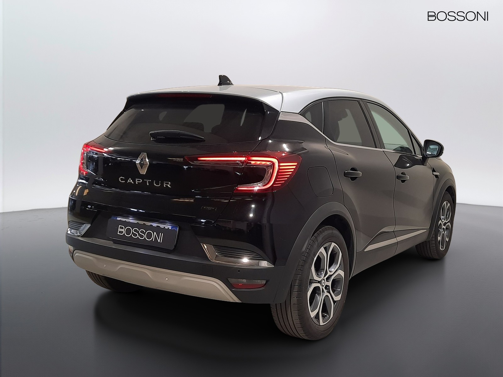 4 - Renault Captur 1.6 e-tech full hybrid techno auto 145cv