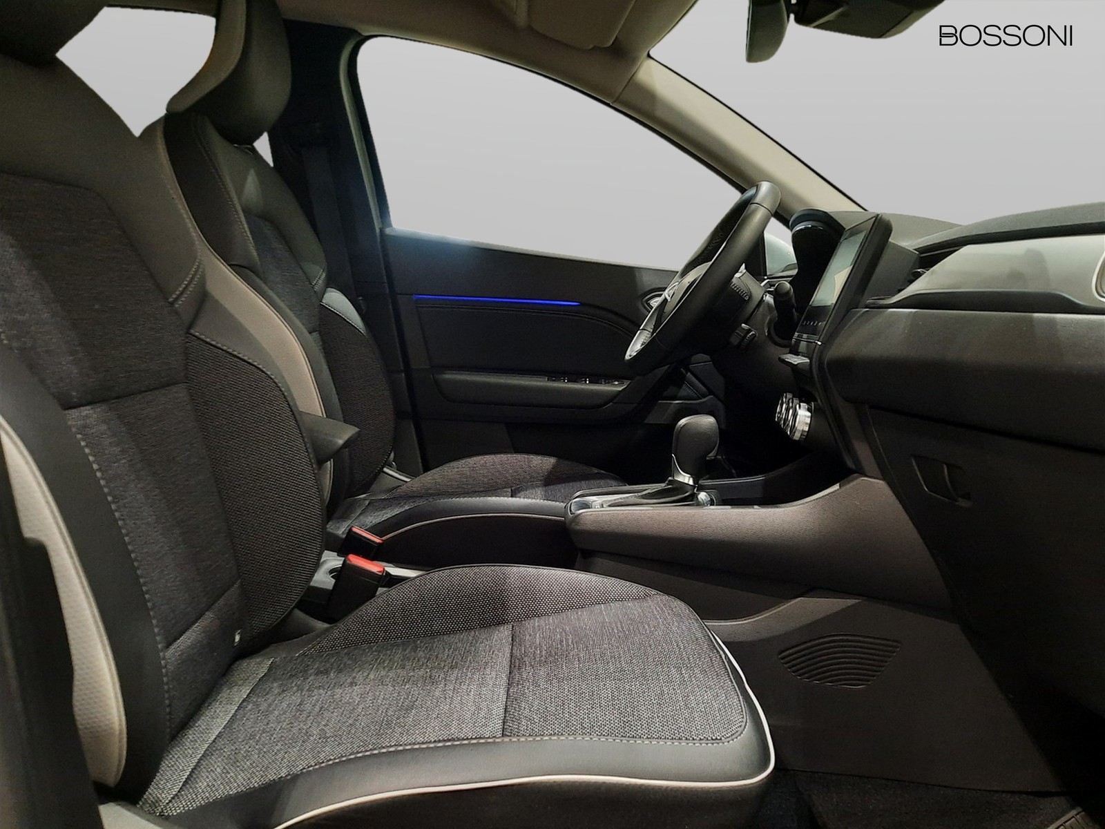 9 - Renault Captur 1.6 e-tech full hybrid techno auto 145cv