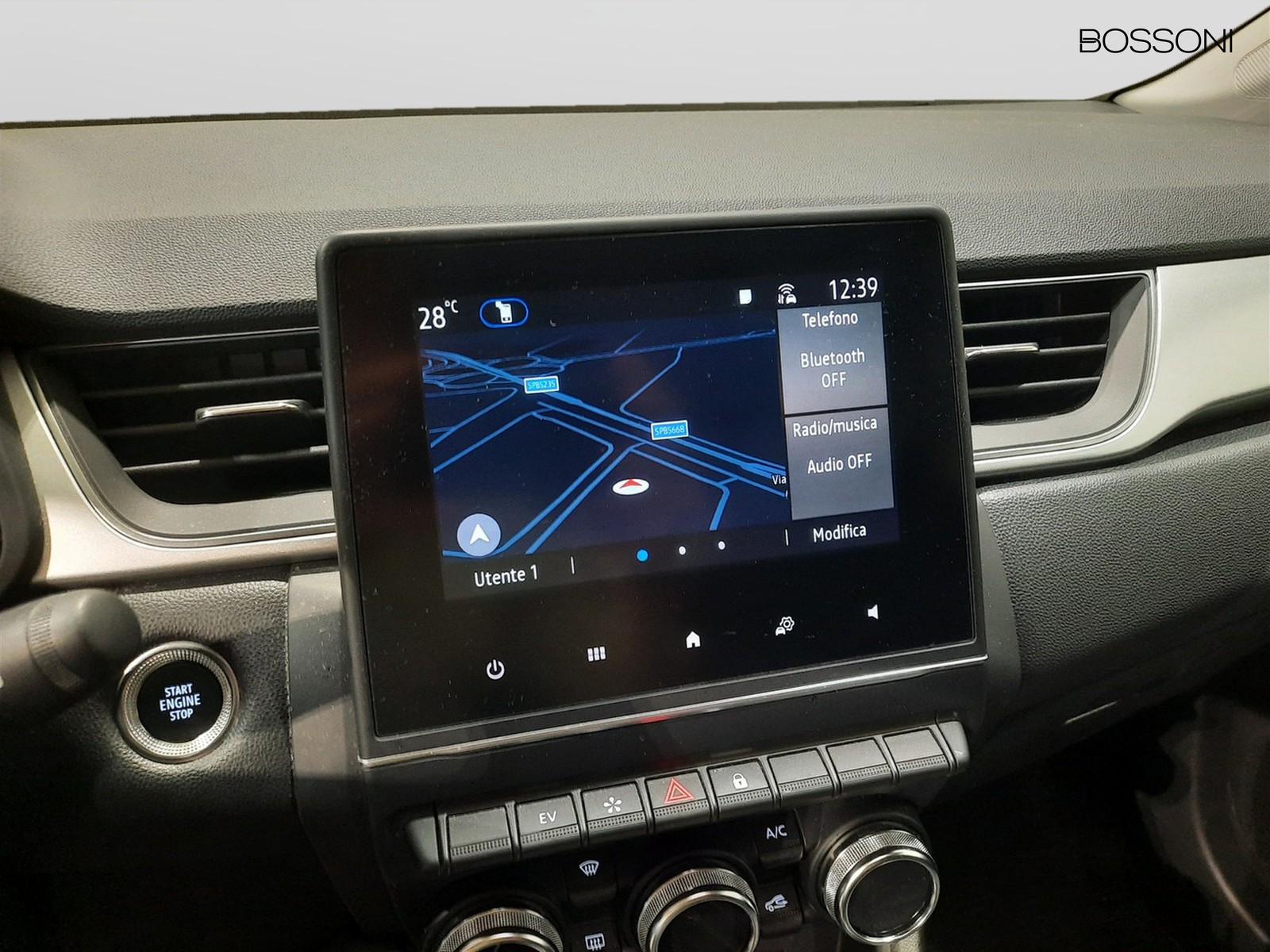 11 - Renault Captur 1.6 e-tech full hybrid techno auto 145cv