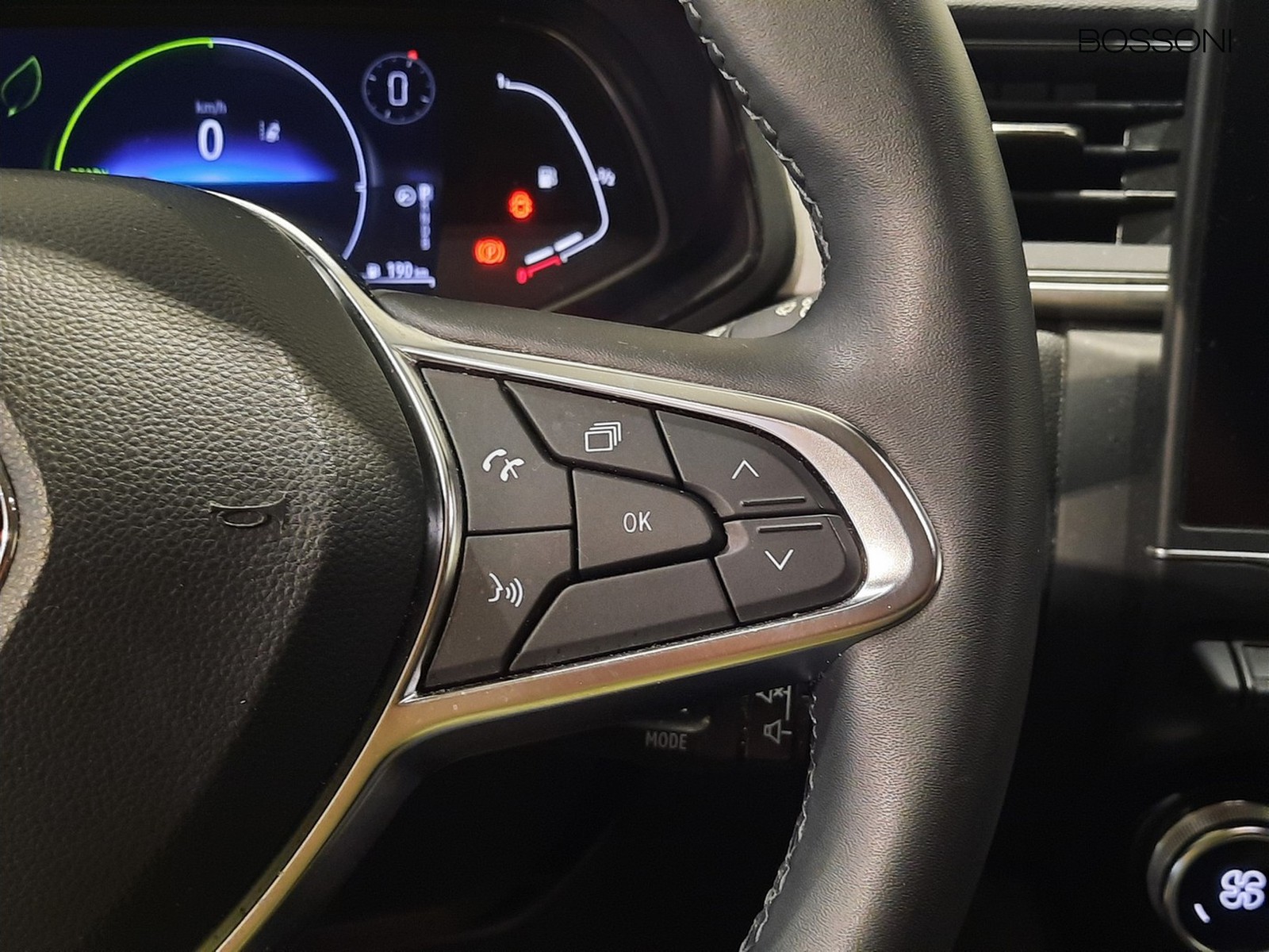 14 - Renault Captur 1.6 e-tech full hybrid techno auto 145cv