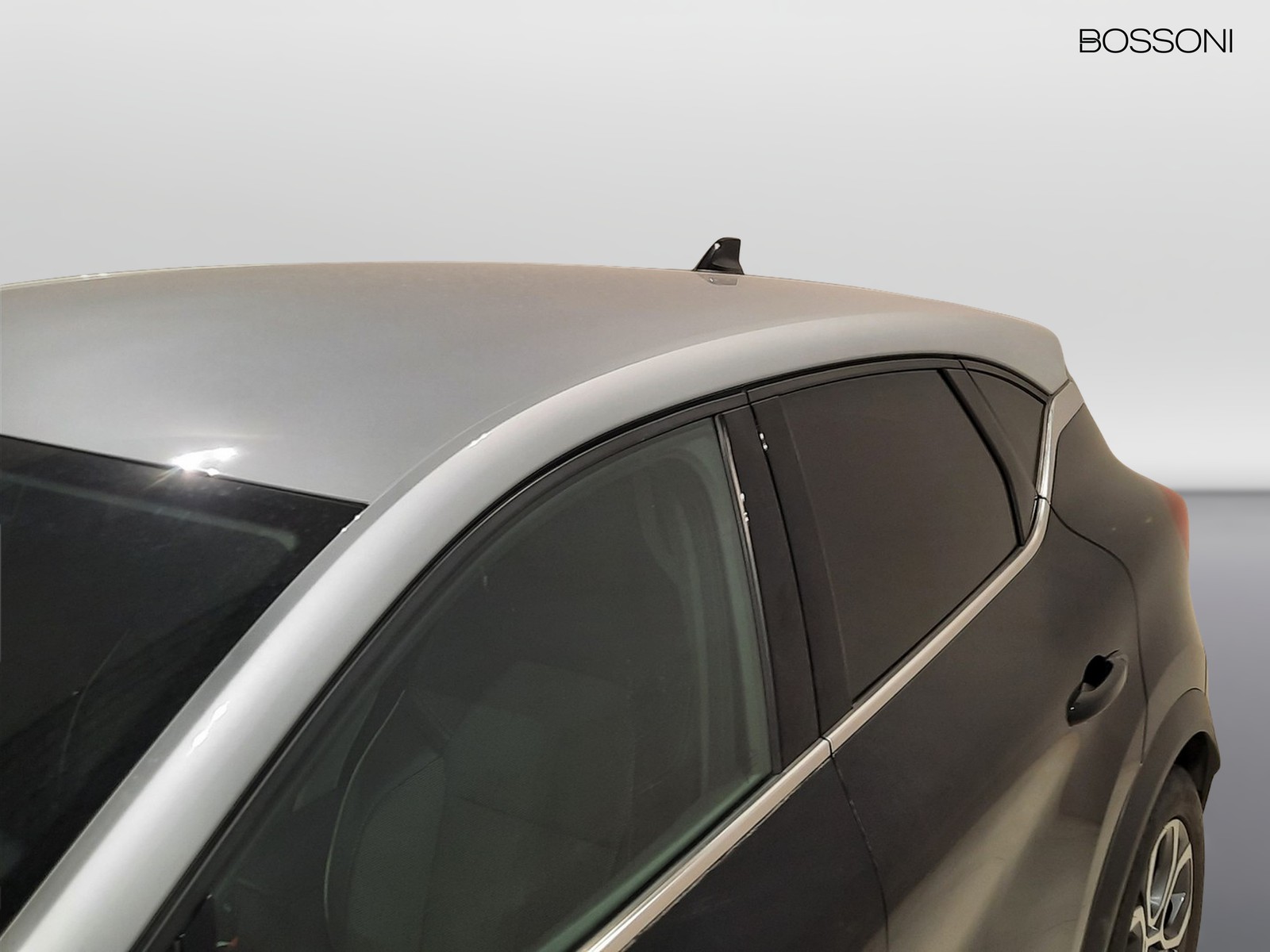 28 - Renault Captur 1.6 e-tech full hybrid techno auto 145cv