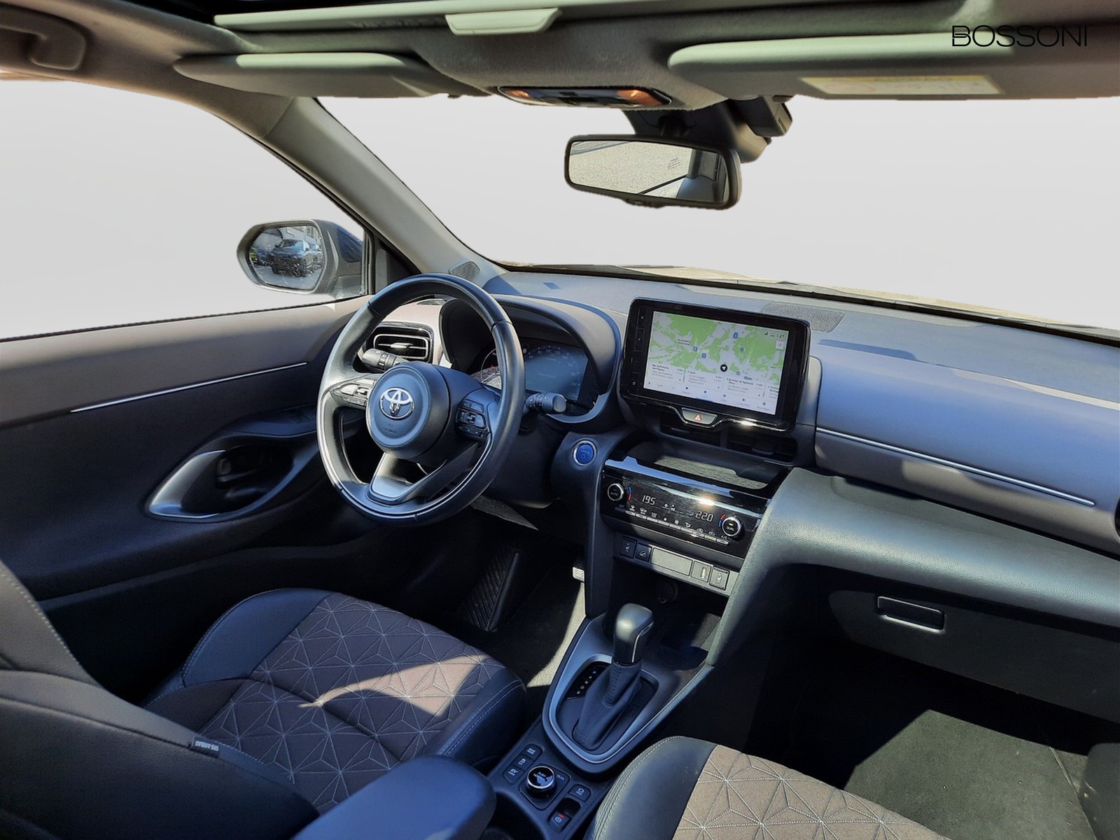6 - Toyota yaris cross 1.5 h 116cv lounge awd-i e-cvt