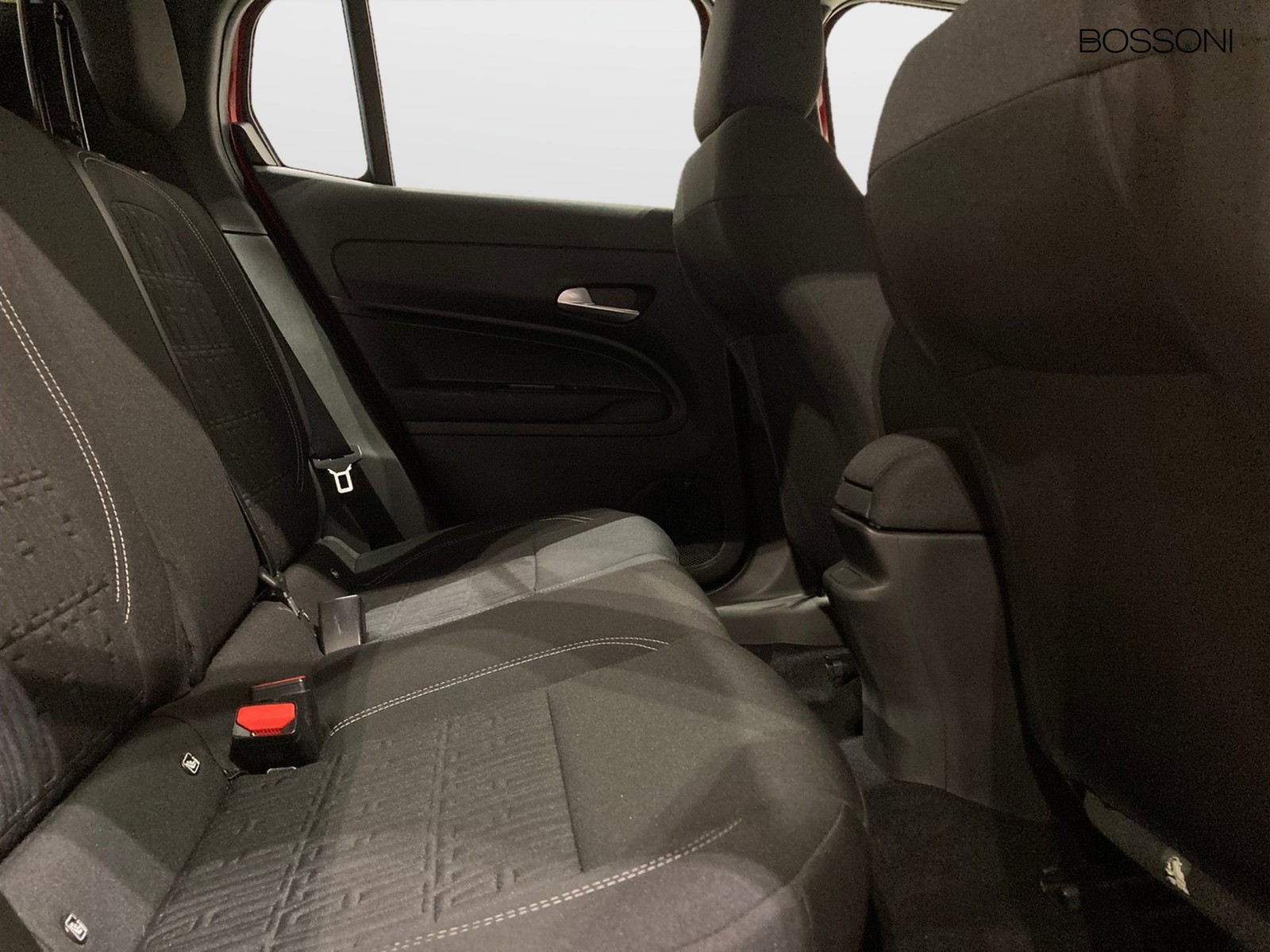 8 - Fiat 600 1.2 hybrid 145cv edct