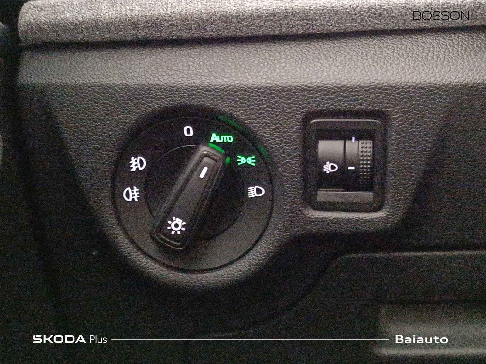 18 - Skoda Kamiq 1.0 tsi 115cv black dots dsg