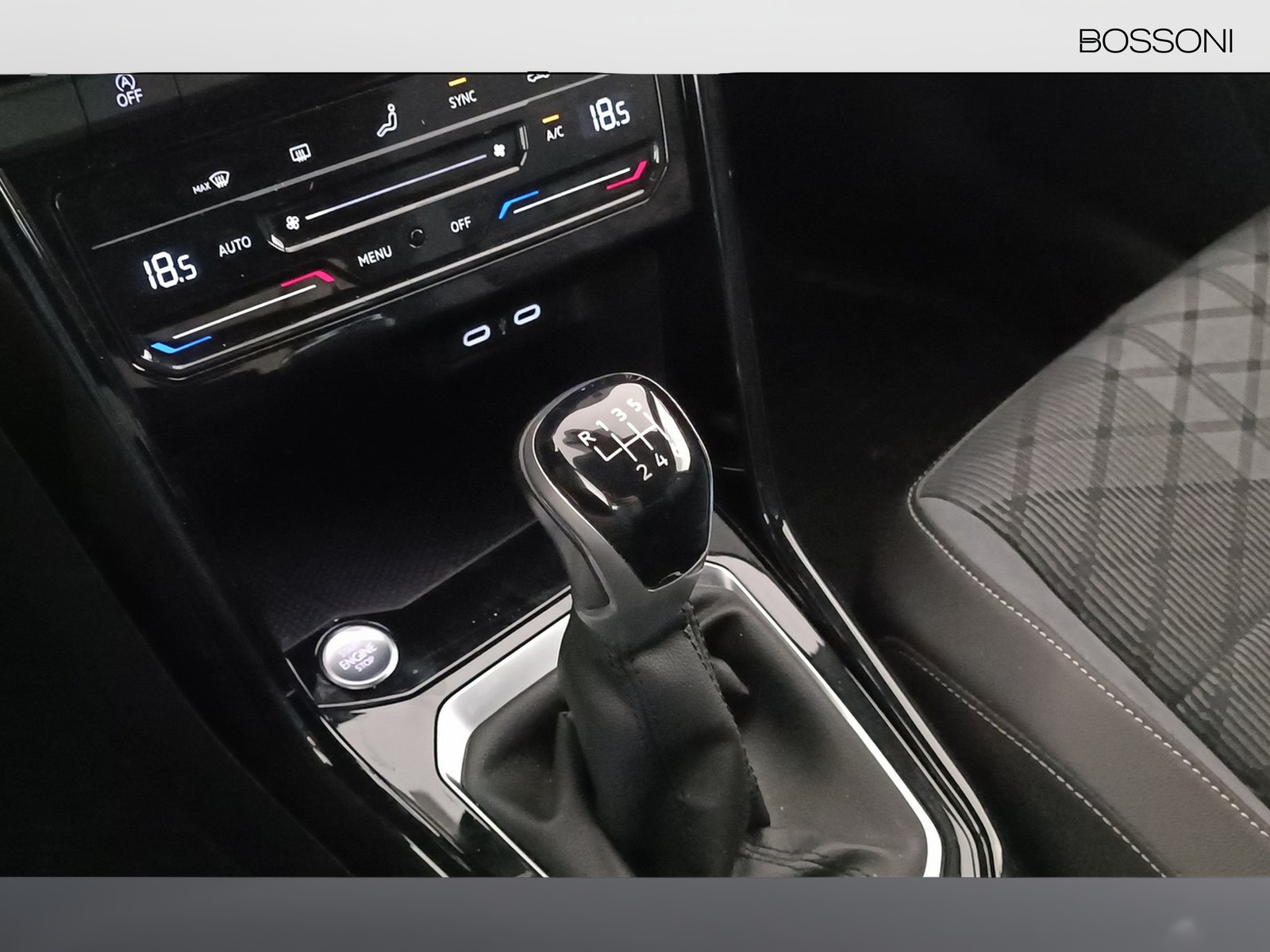 5 - Volkswagen T-Roc 1.5 tsi act r line