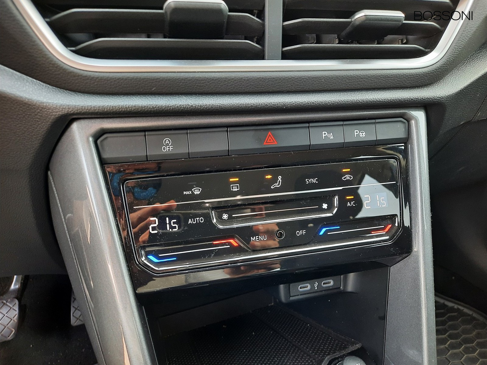 12 - Volkswagen T-Roc 1.0 tsi 110cv style