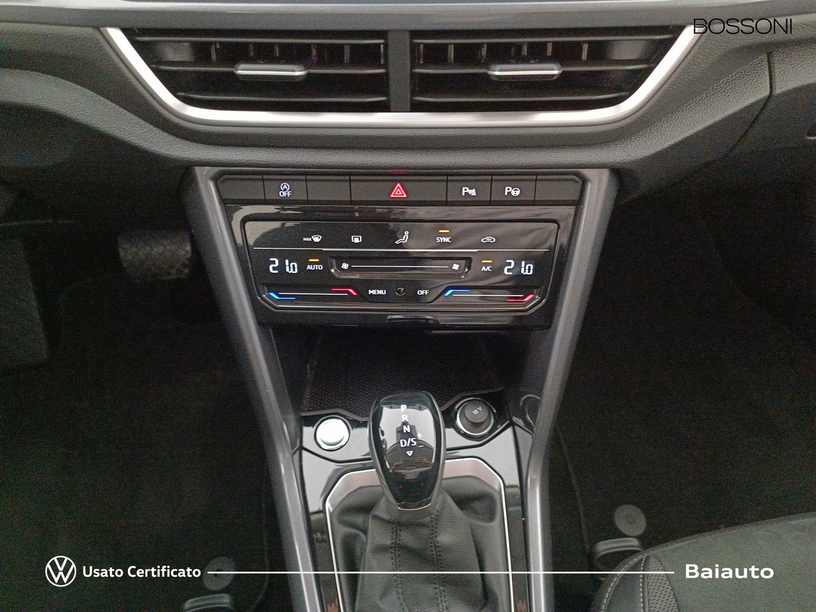 11 - Volkswagen T-Roc 1.5 tsi act style dsg