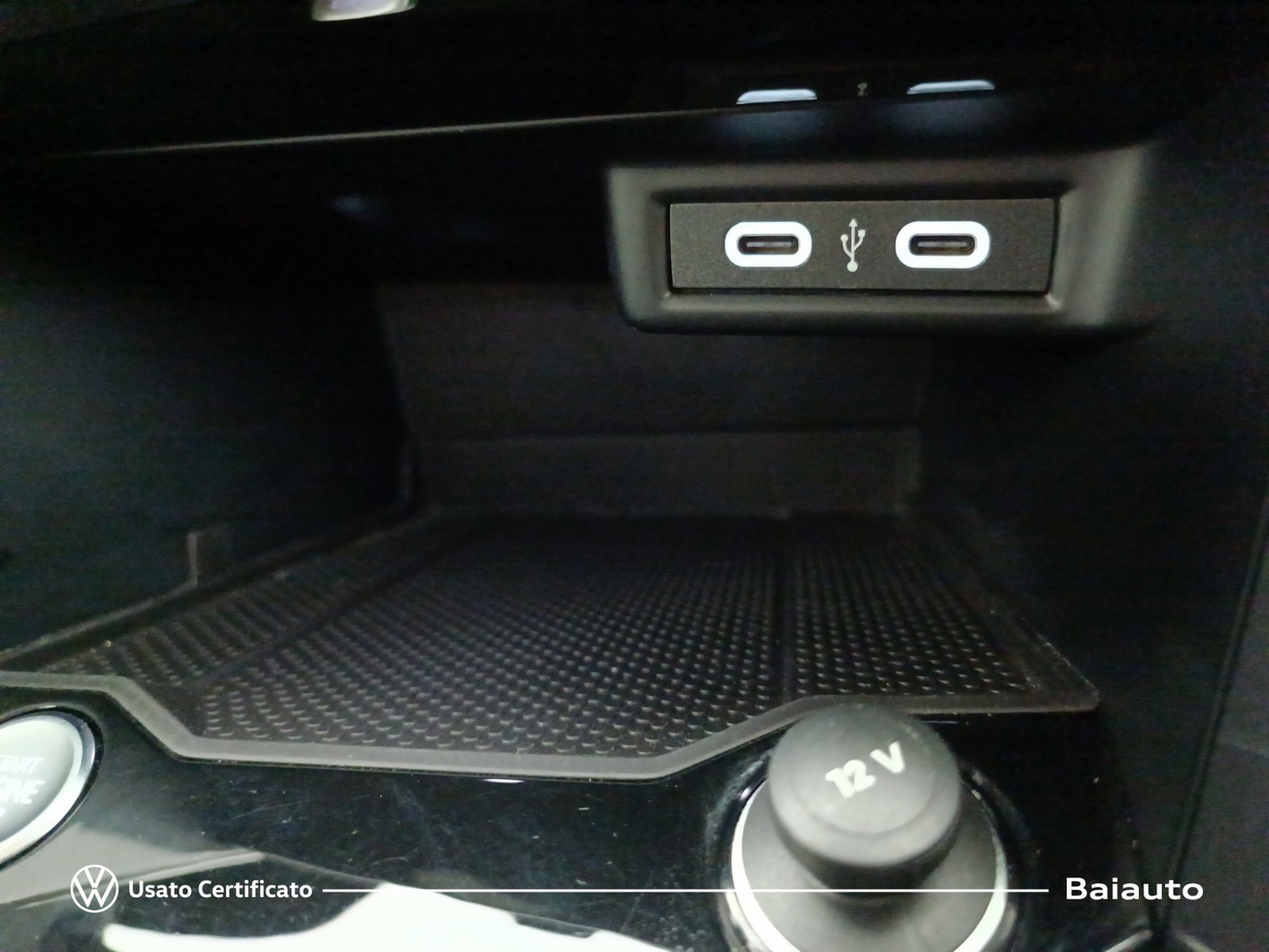 12 - Volkswagen T-Roc 1.5 tsi act style dsg