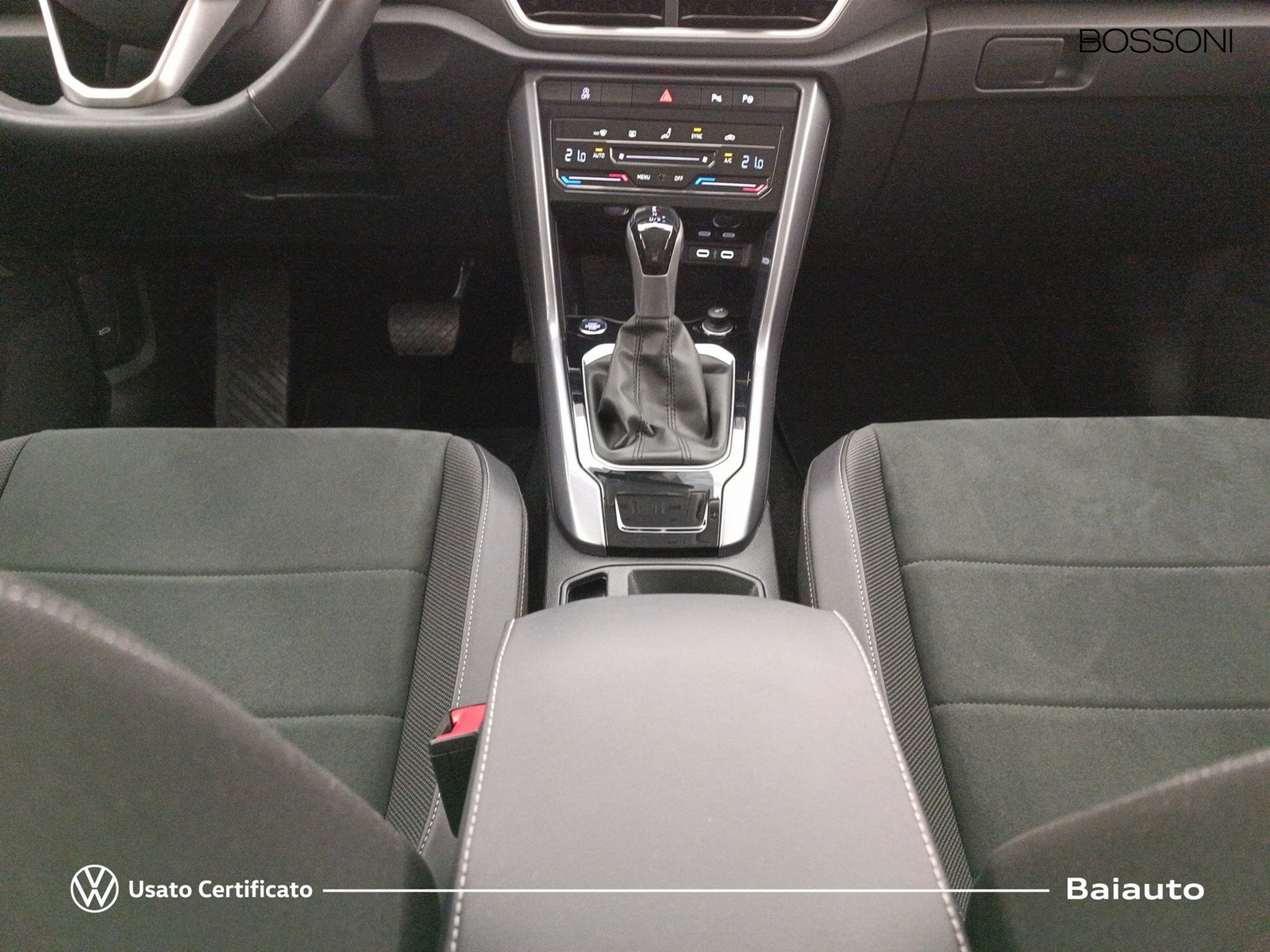 14 - Volkswagen T-Roc 1.5 tsi act style dsg