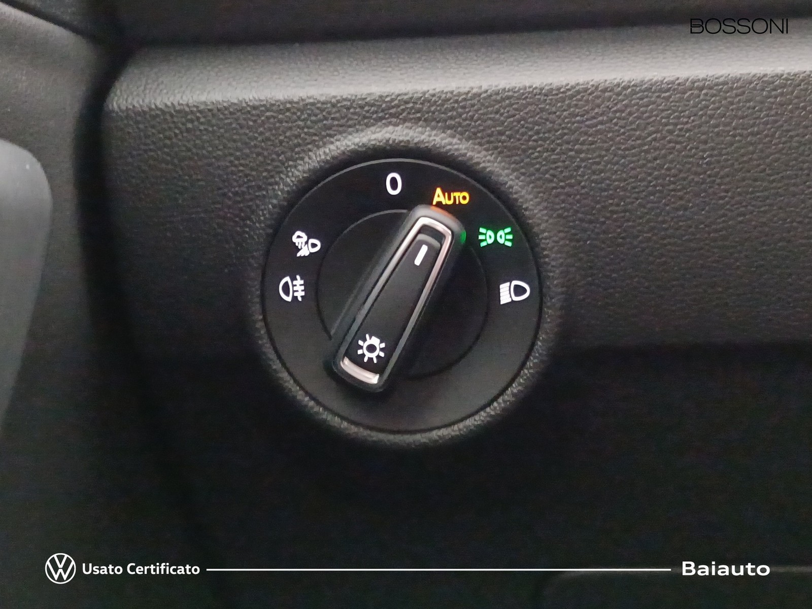 17 - Volkswagen T-Roc 1.5 tsi act style dsg