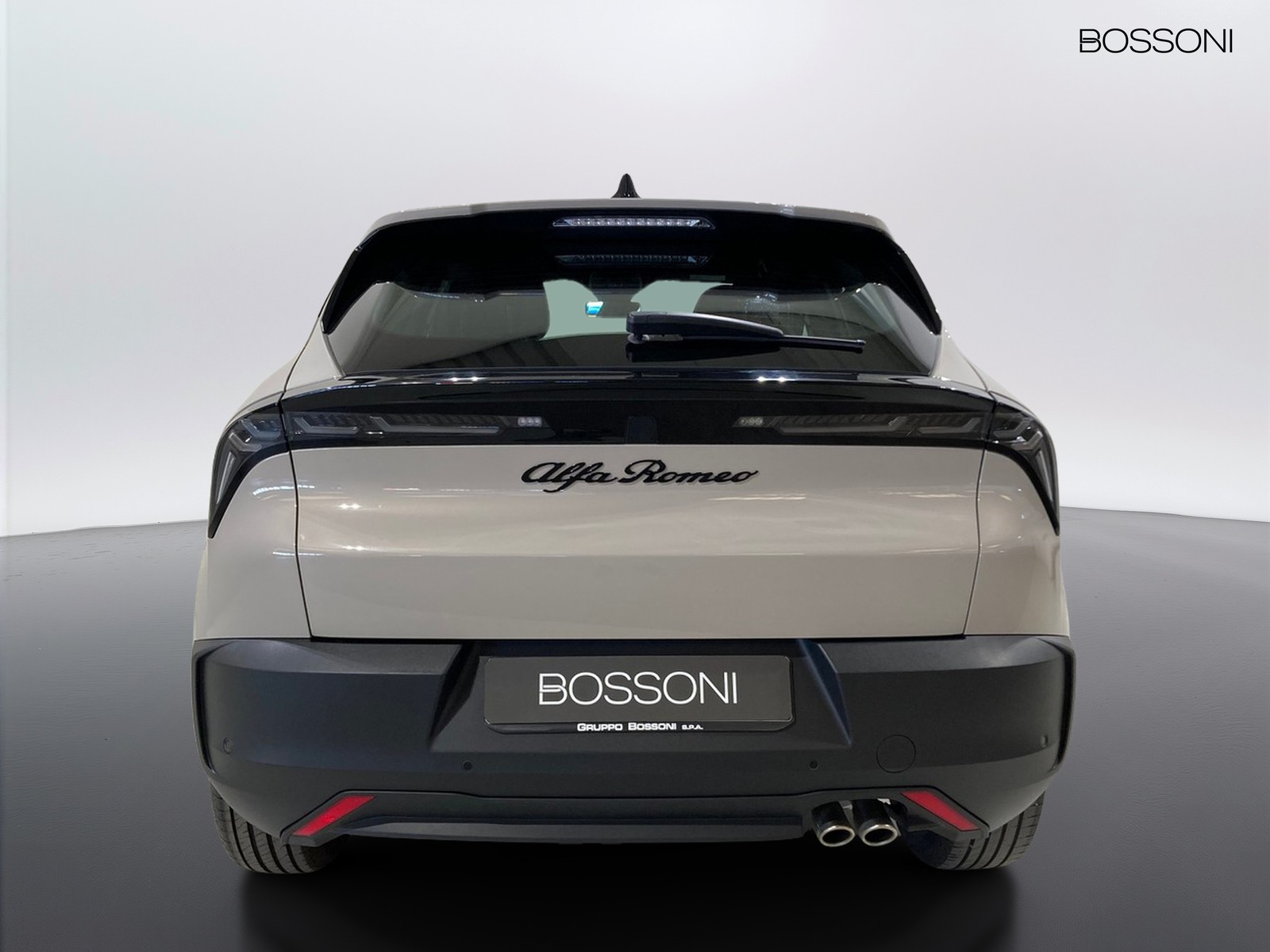 4 - Alfa Romeo Junior 1.2 hybrid 145cv ibrida edct6