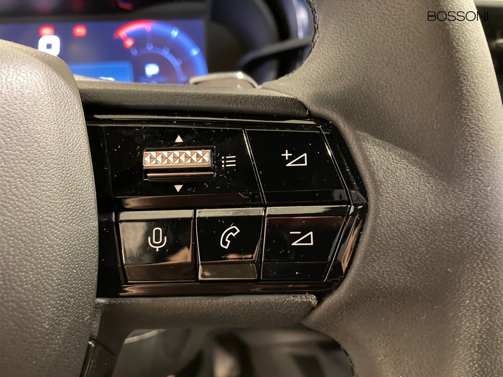 12 - Alfa Romeo Junior 1.2 hybrid 145cv ibrida edct6
