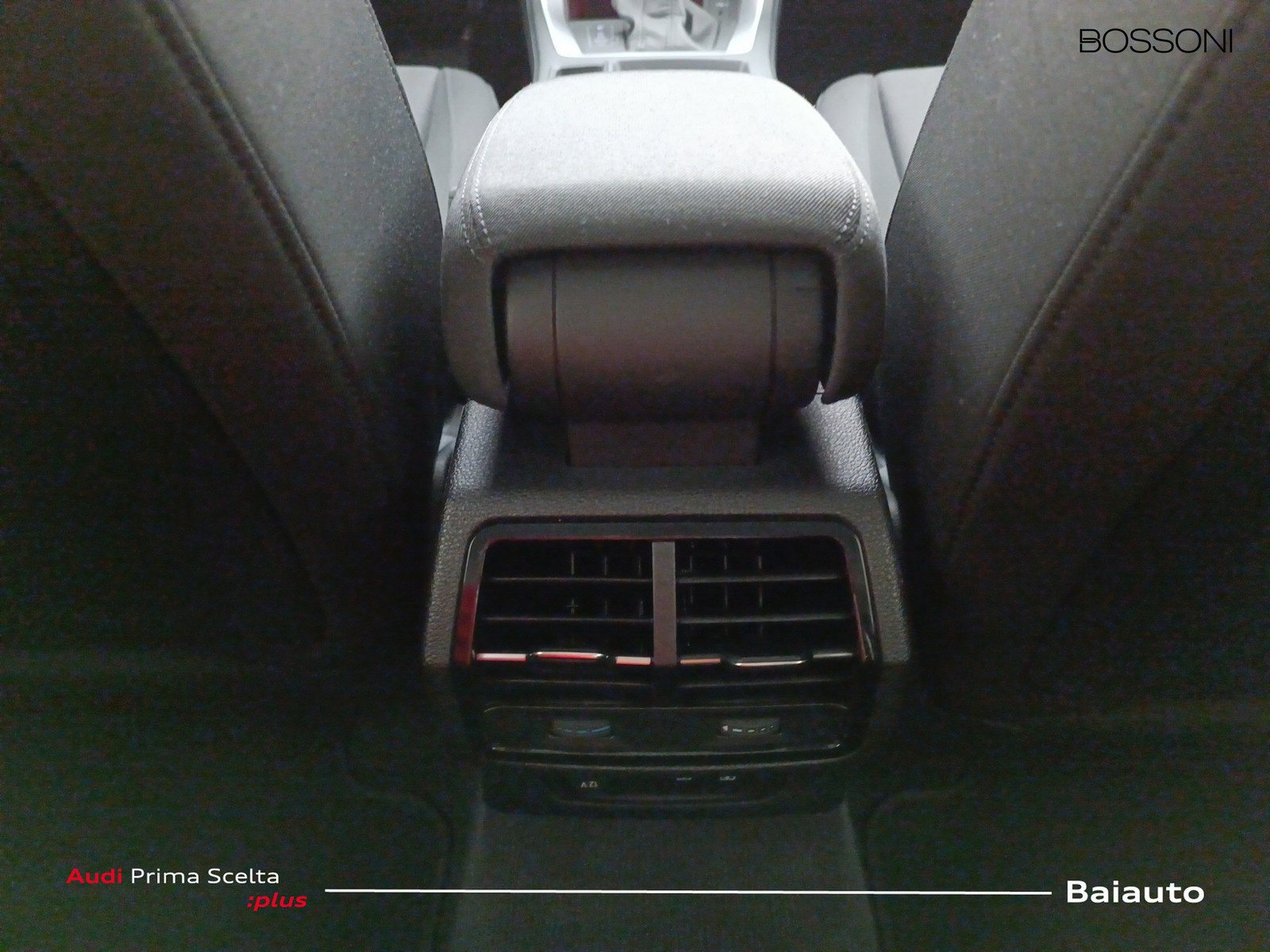 14 - Audi Q3 35 2.0 tdi business advanced s tronic