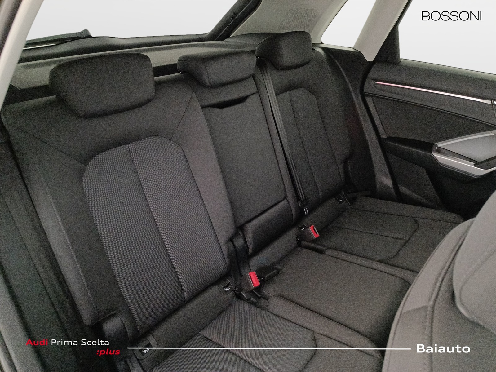 23 - Audi Q3 35 2.0 tdi business advanced s tronic