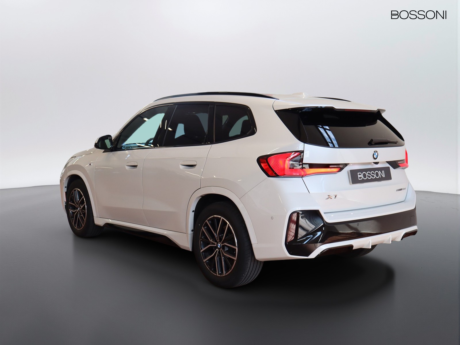 5 - BMW X1 18d sdrive msport dct