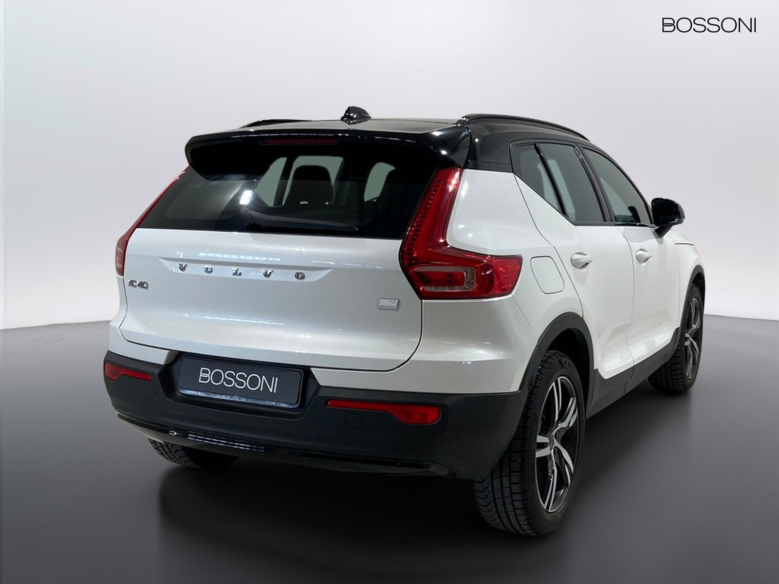 3 - Volvo XC40 1.5 t5 recharge plug-in-hybrid r-design geartronic my21