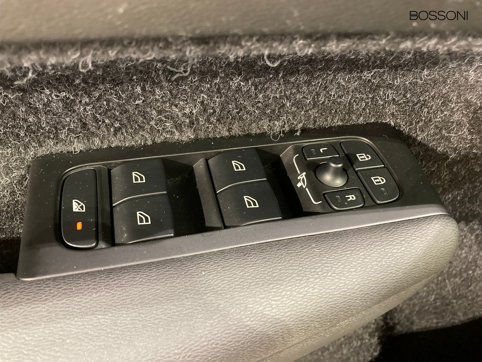 20 - Volvo XC40 1.5 t5 recharge plug-in-hybrid r-design geartronic my21