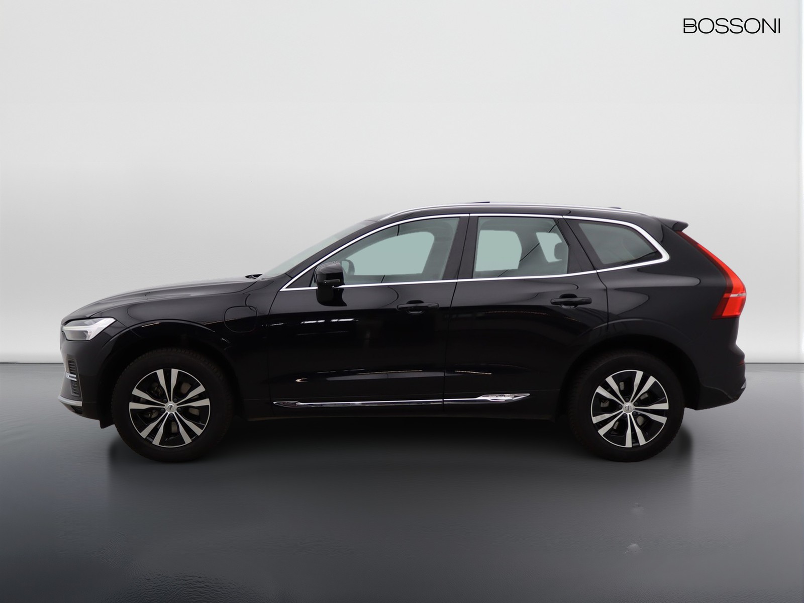 3 - Volvo XC60 2.0 t6 recharge plug-in hybrid  inscription expression awd automatico