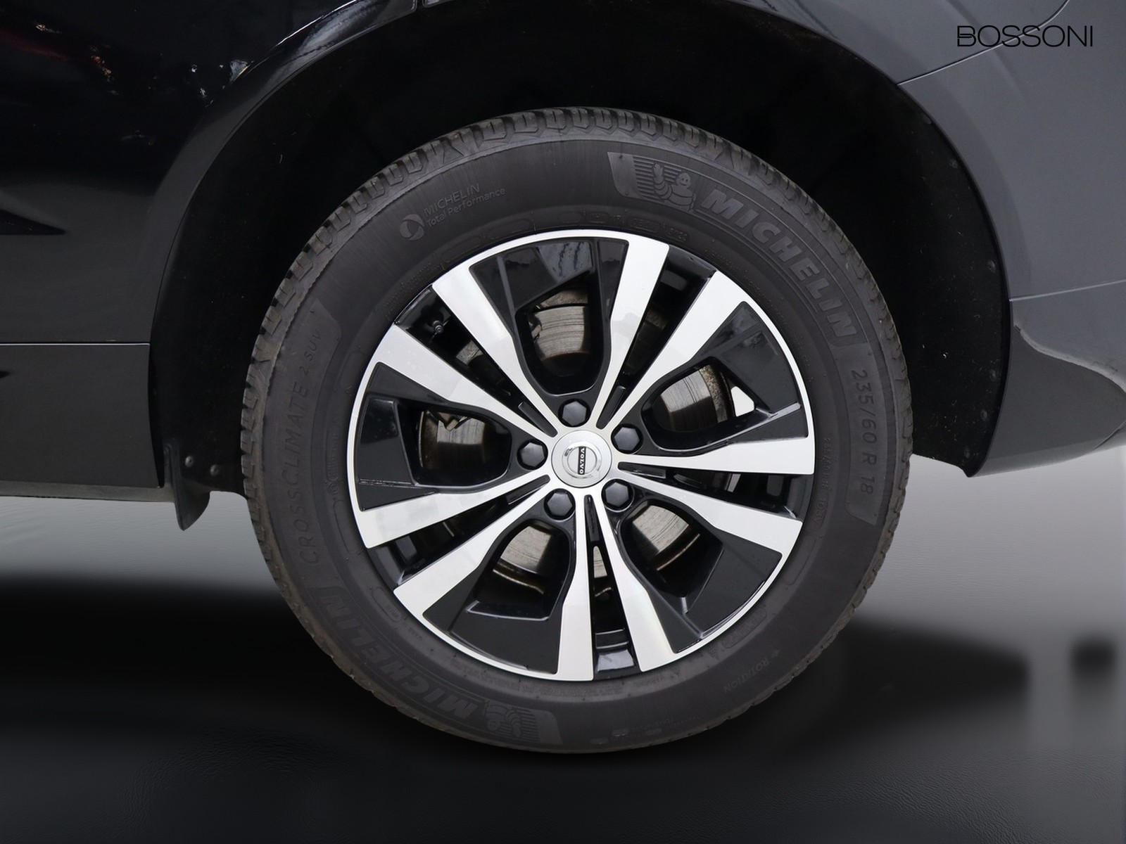 4 - Volvo XC60 2.0 t6 recharge plug-in hybrid  inscription expression awd automatico