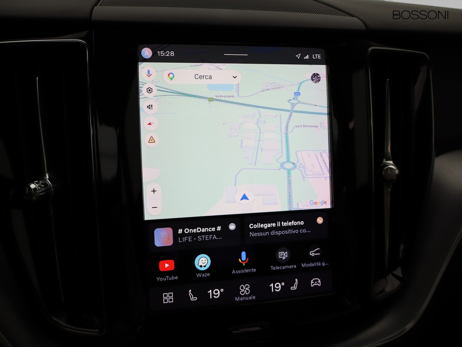 10 - Volvo XC60 2.0 t6 recharge plug-in hybrid  inscription expression awd automatico