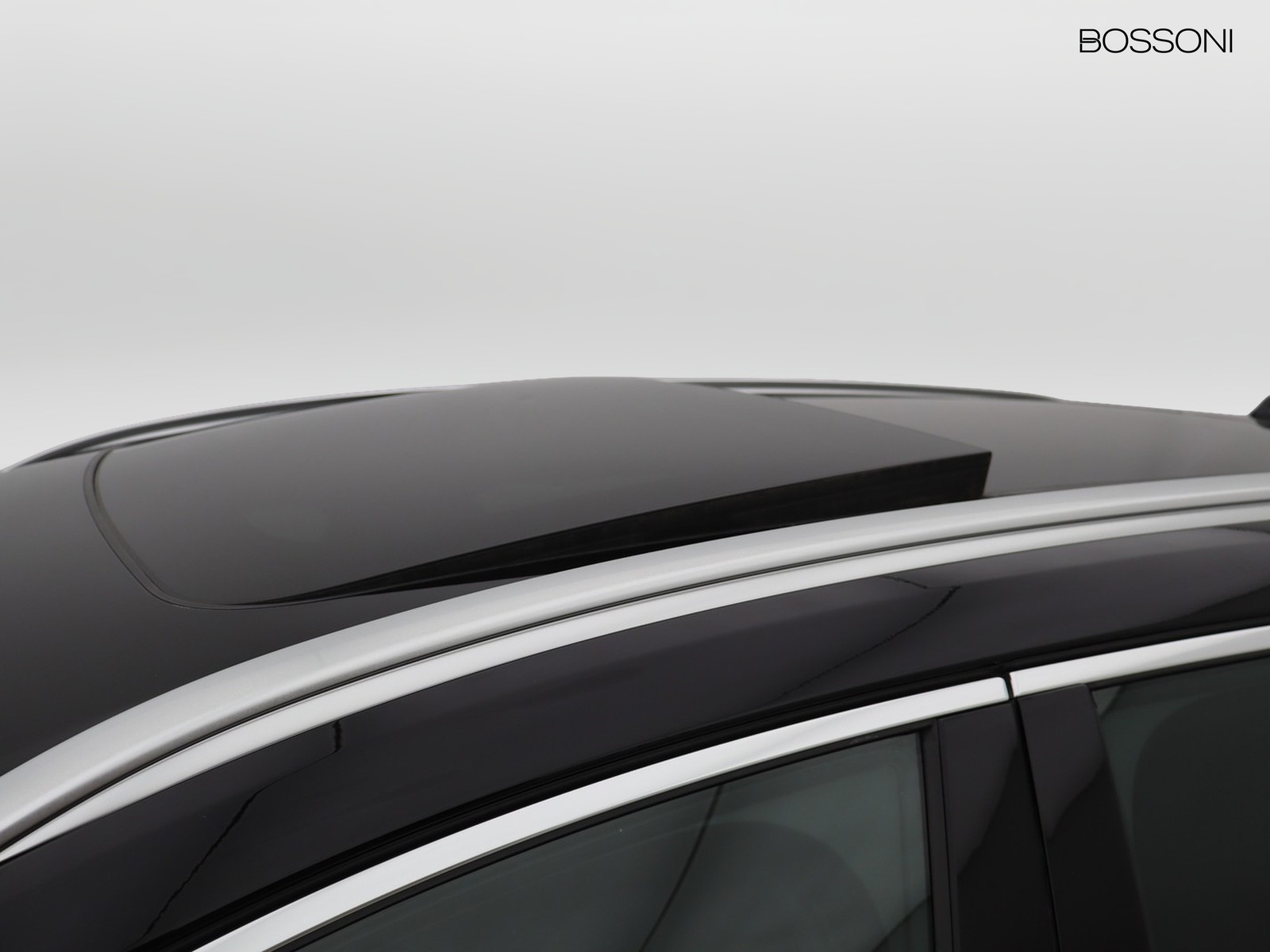 18 - Volvo XC60 2.0 t6 recharge plug-in hybrid  inscription expression awd automatico