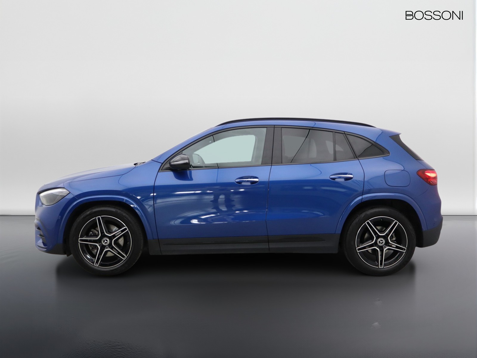 3 - Mercedes GLA 200 d amg line premium 8g-dct