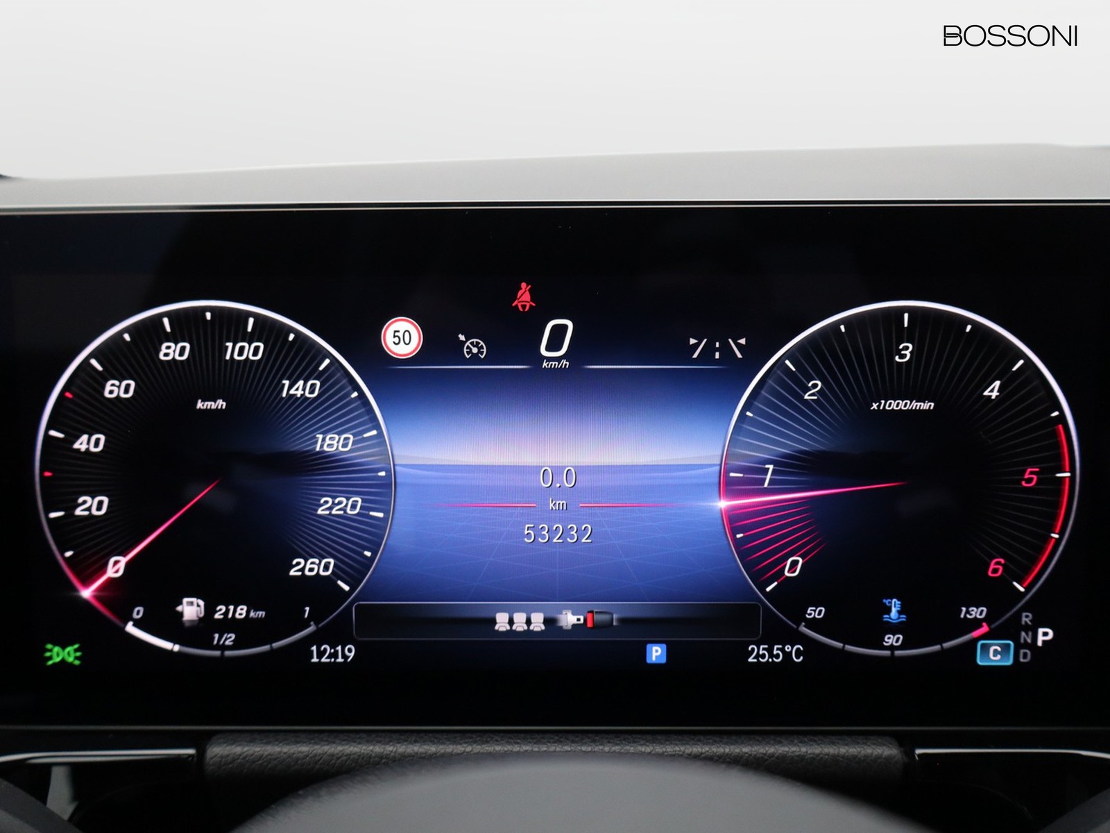 9 - Mercedes GLA 200 d amg line premium 8g-dct