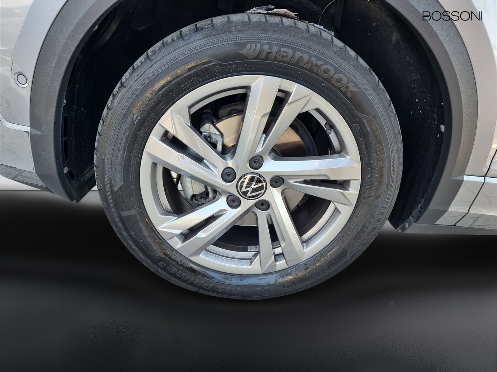 5 - Volkswagen T-Roc 1.0 tsi 110cv r line