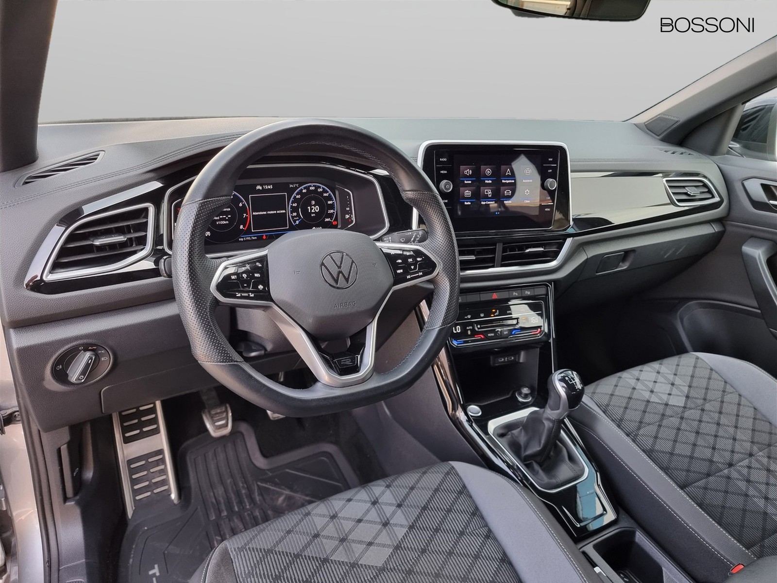 6 - Volkswagen T-Roc 1.0 tsi 110cv r line