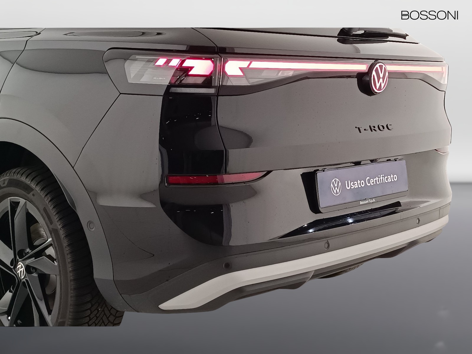 14 - Volkswagen T-Roc 1.5 etsi act 115cv style dsg