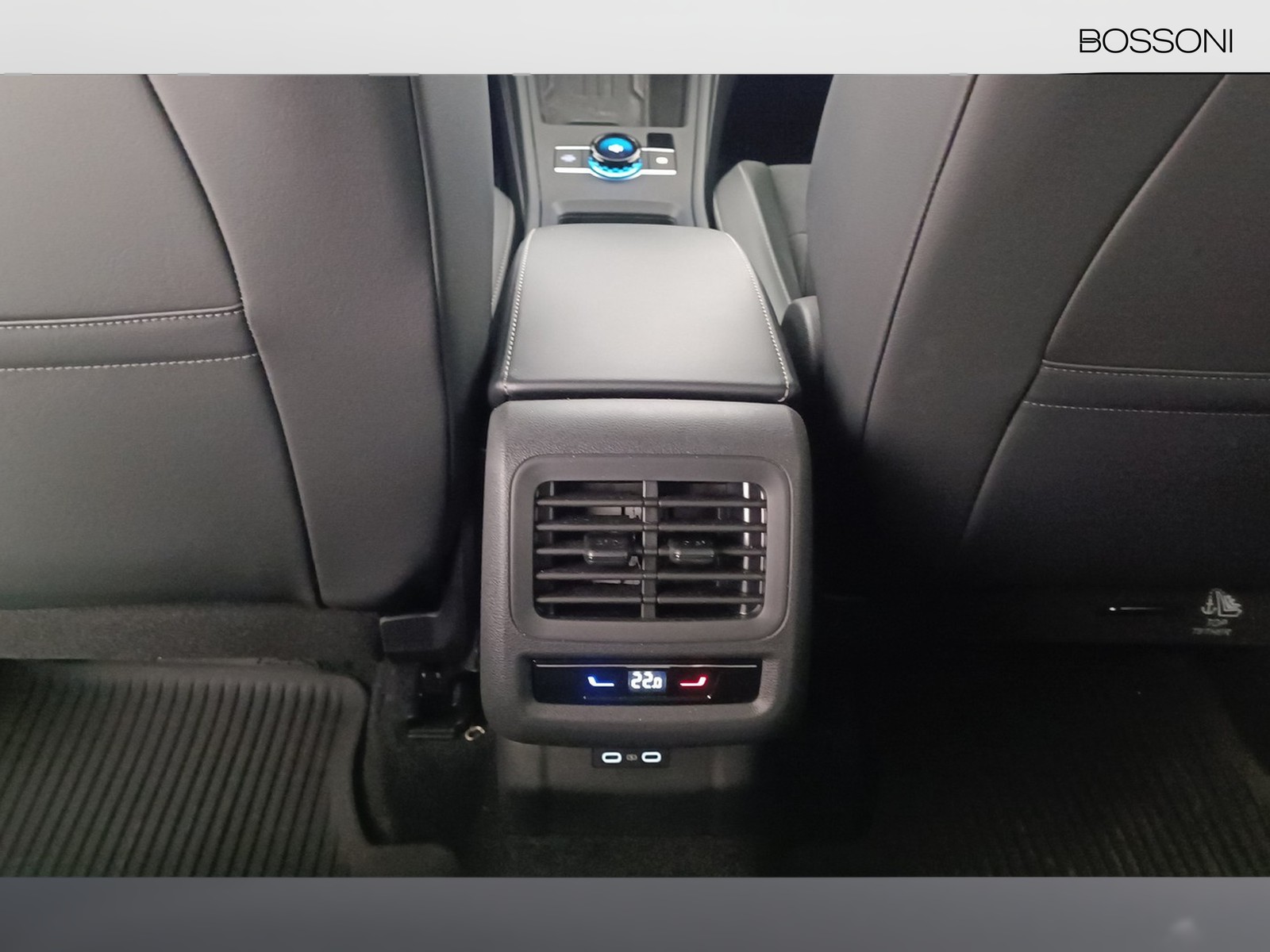 26 - Volkswagen T-Roc 1.5 etsi act 115cv style dsg