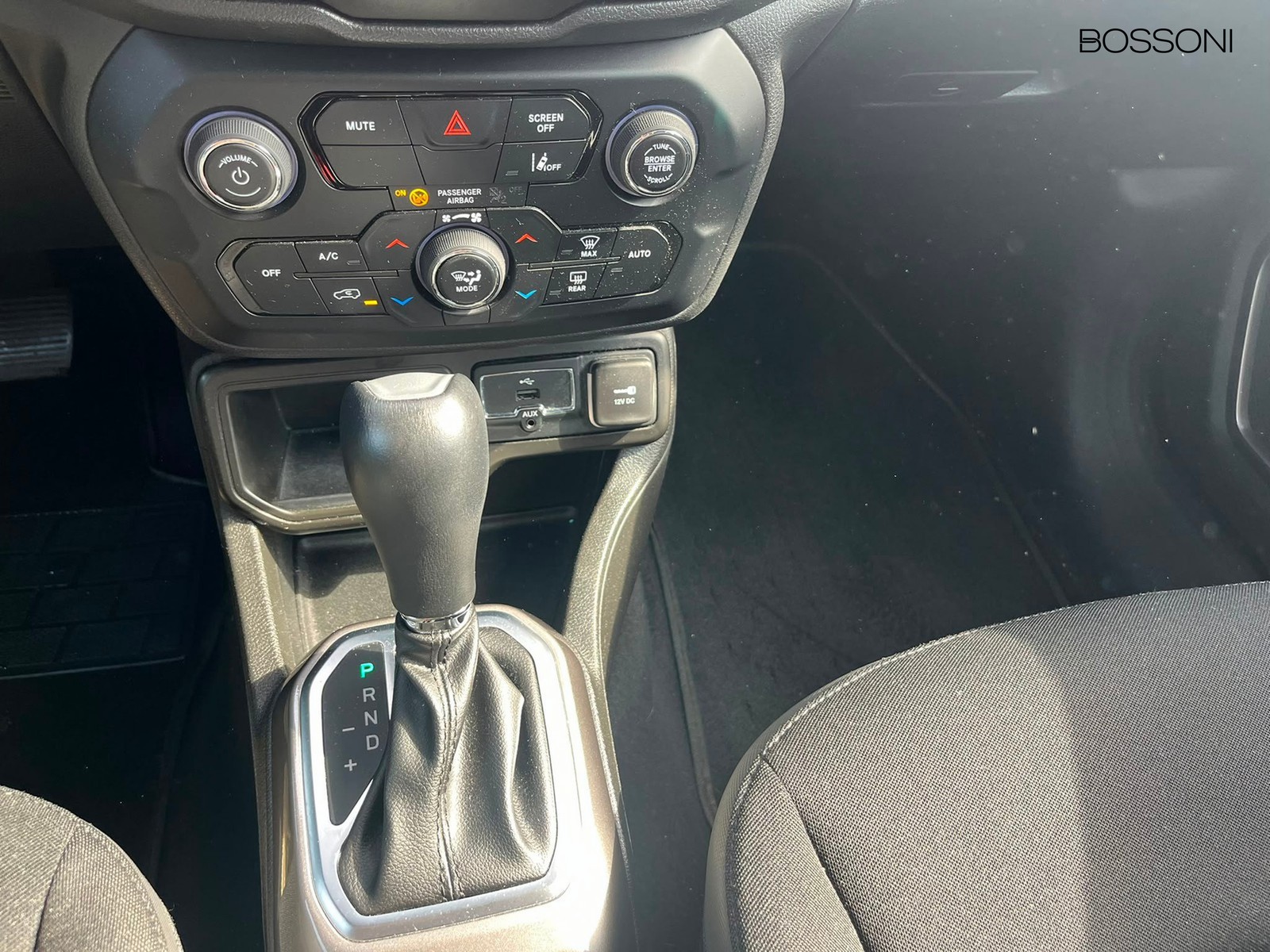 9 - Jeep Renegade 1.5 turbo t4 mhev 130cv limited 2wd